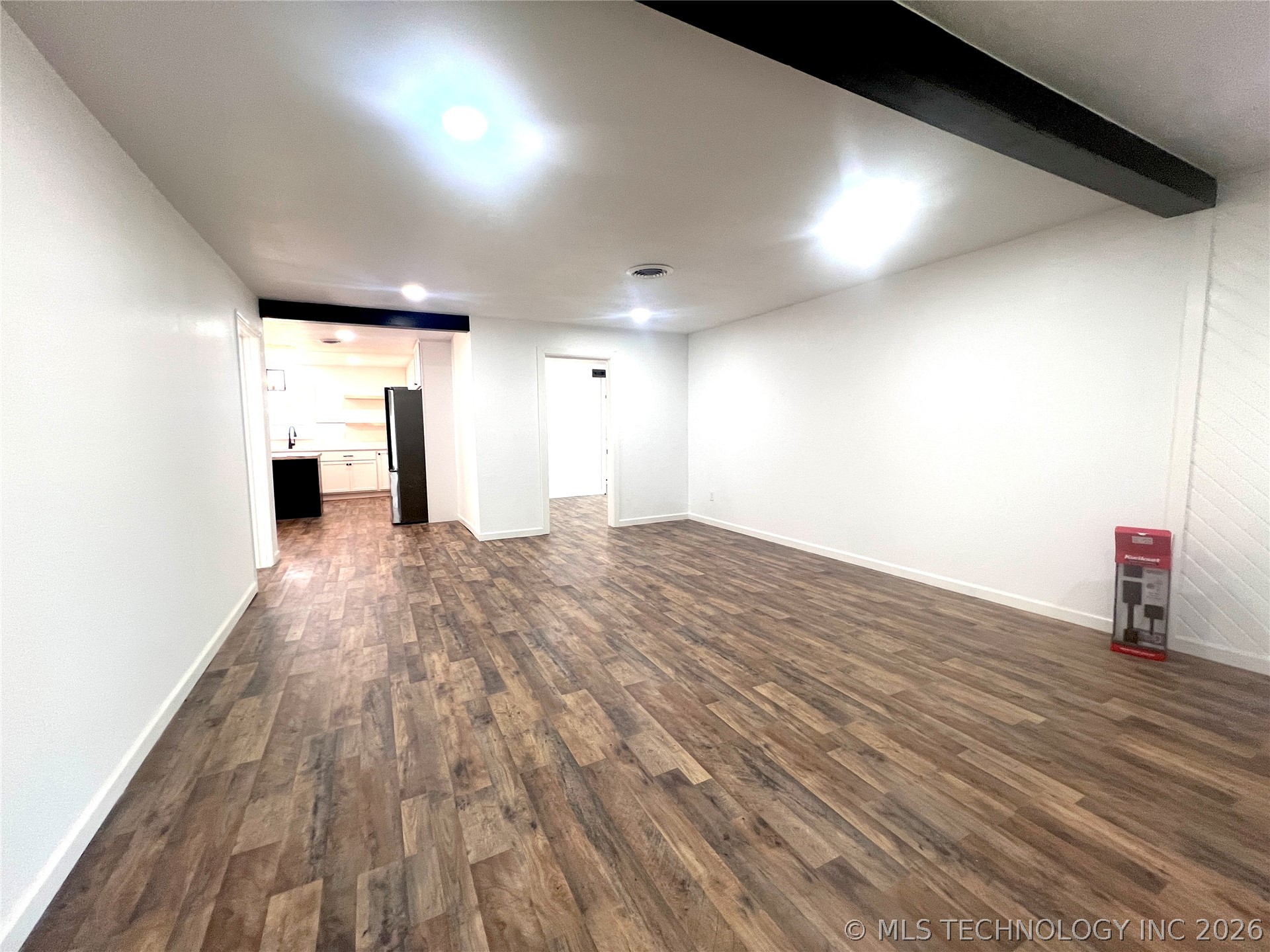 563 W Chambers Road Property Photo 32
