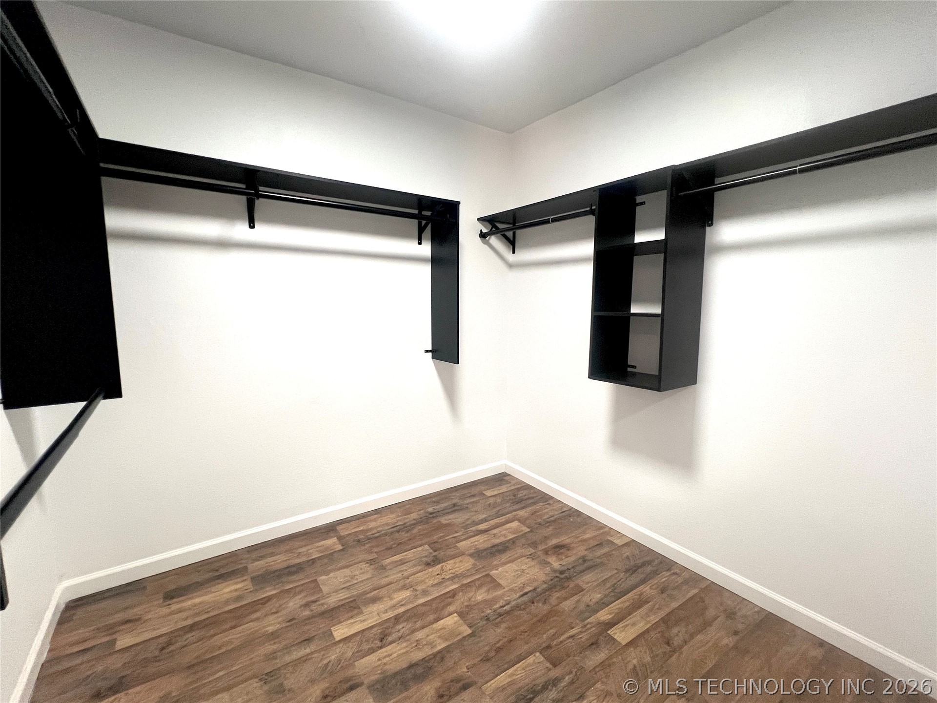 563 W Chambers Road Property Photo 38