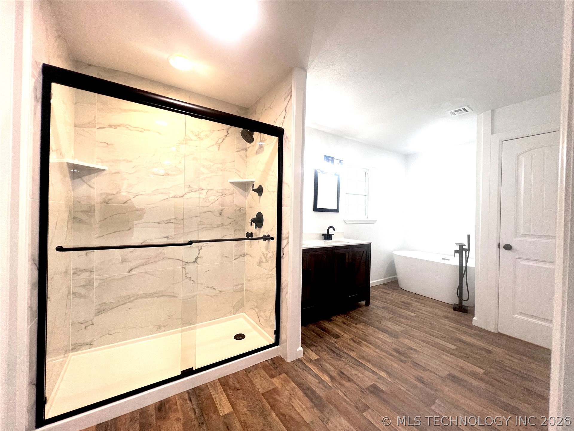 563 W Chambers Road Property Photo 39