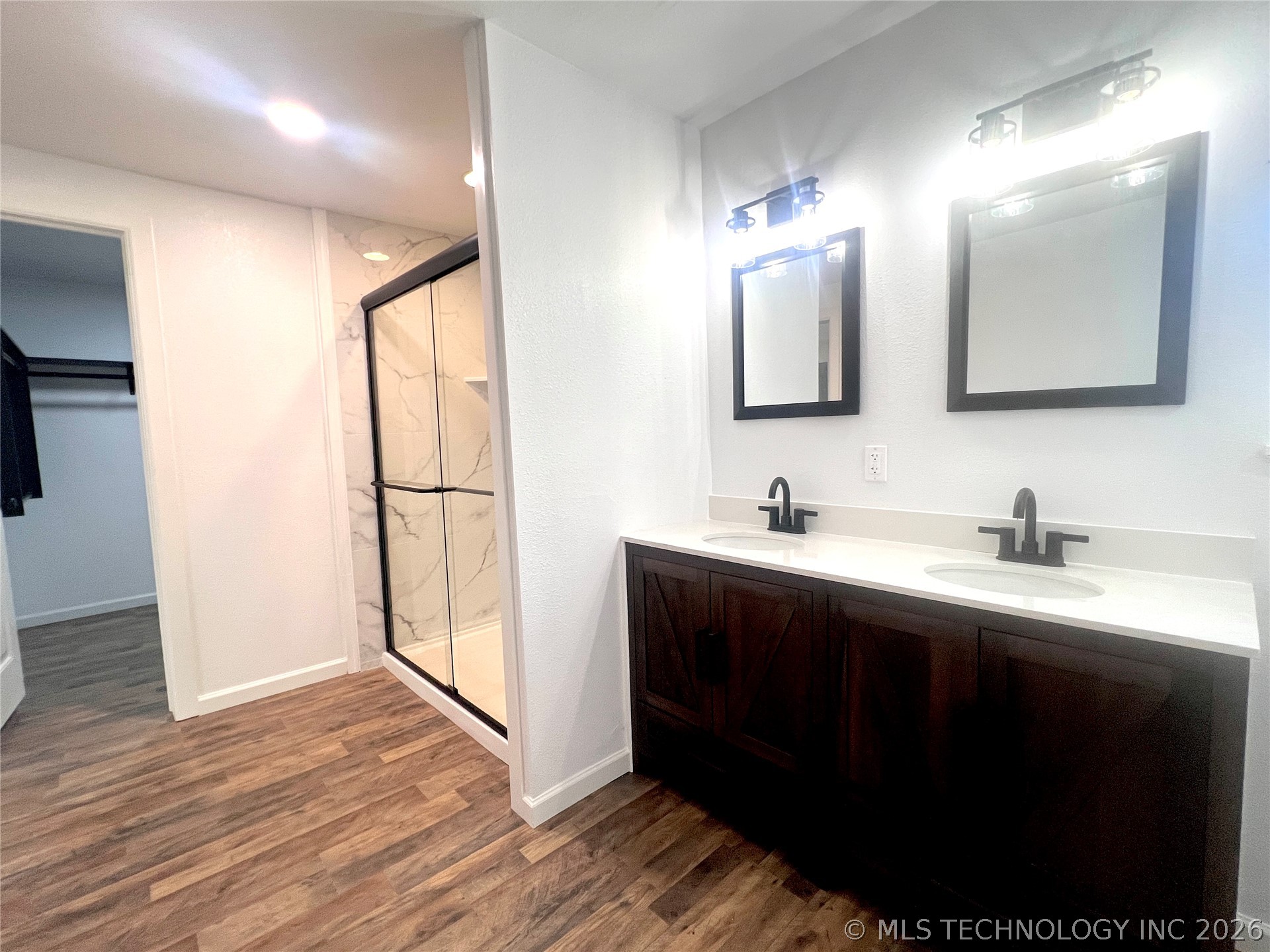 563 W Chambers Road Property Photo 40