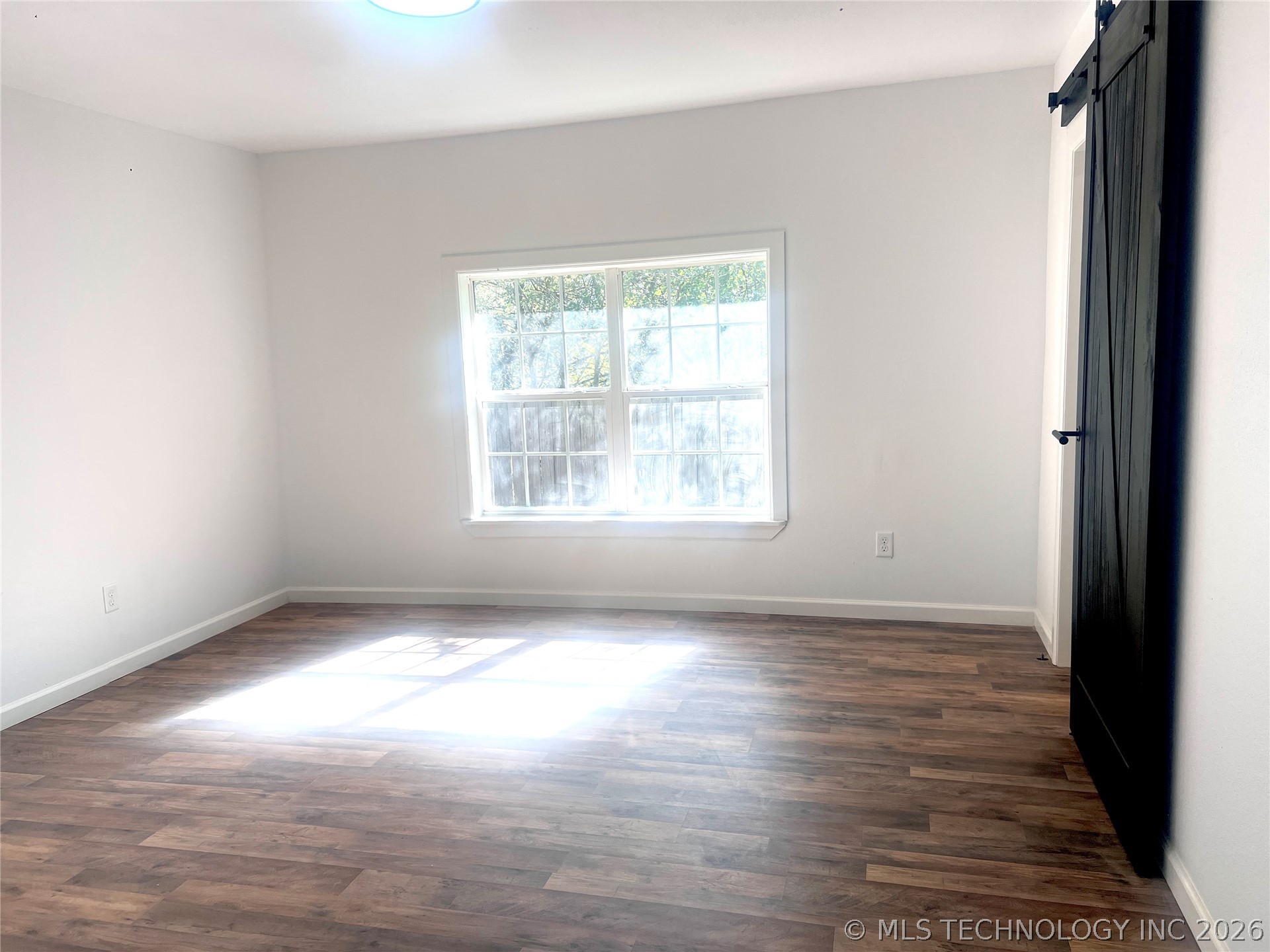 563 W Chambers Road Property Photo 42