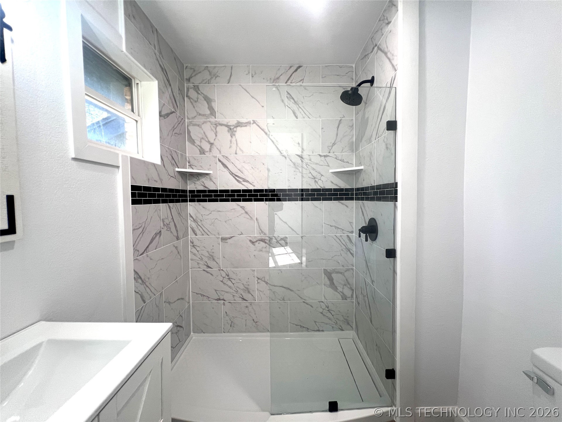 563 W Chambers Road Property Photo 44