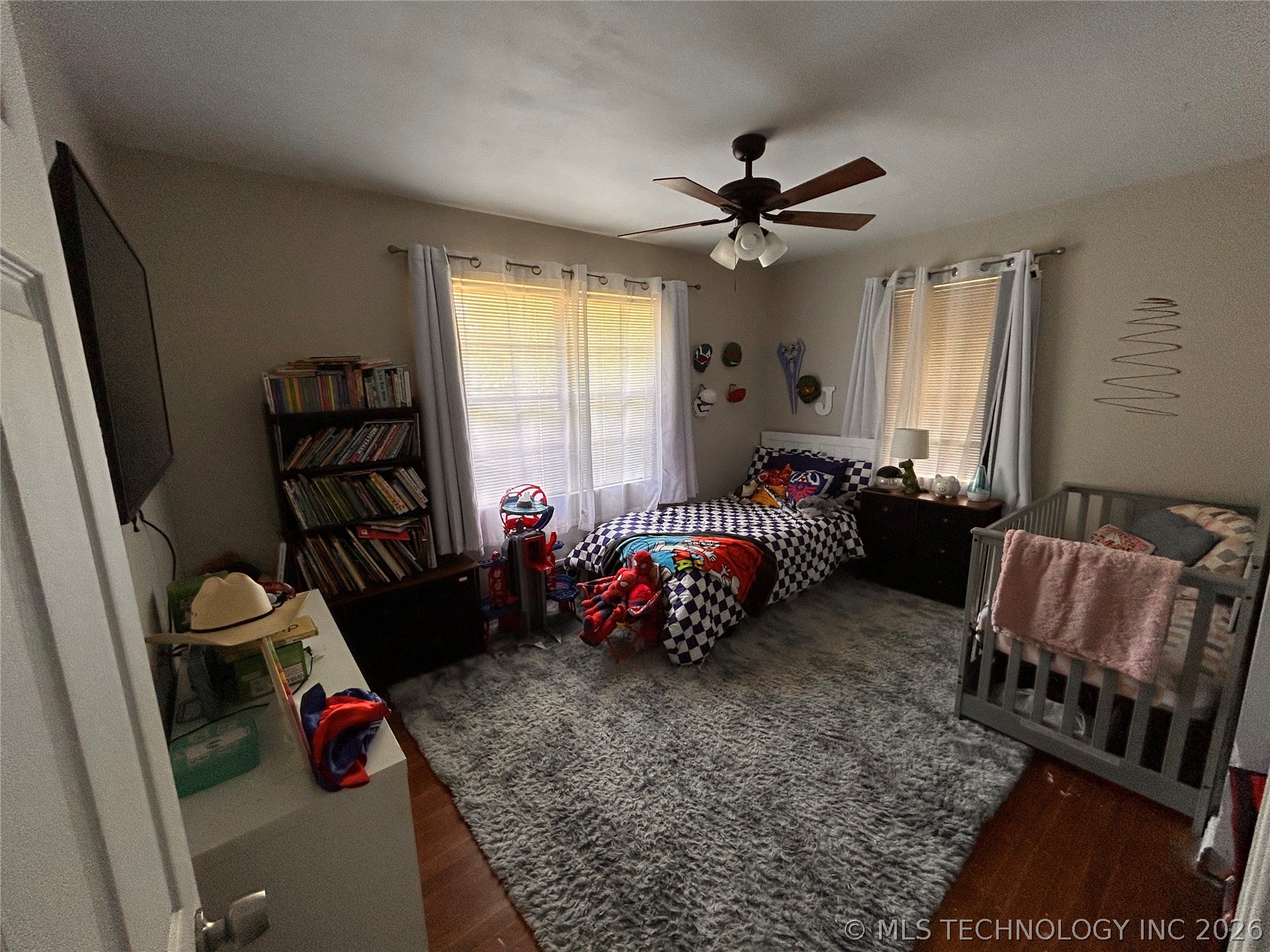 123 E 15th Property Photo 5