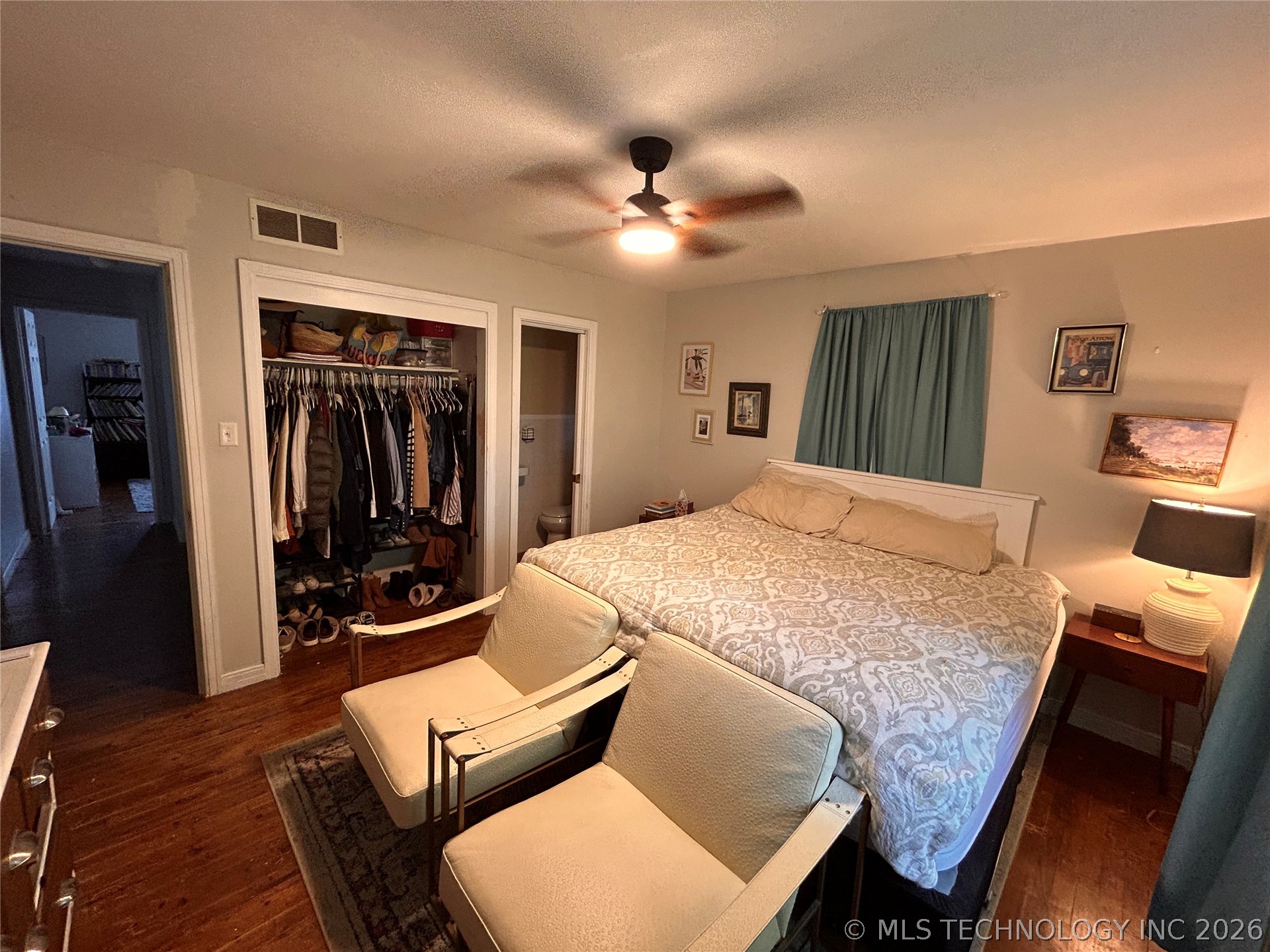 123 E 15th Property Photo 8