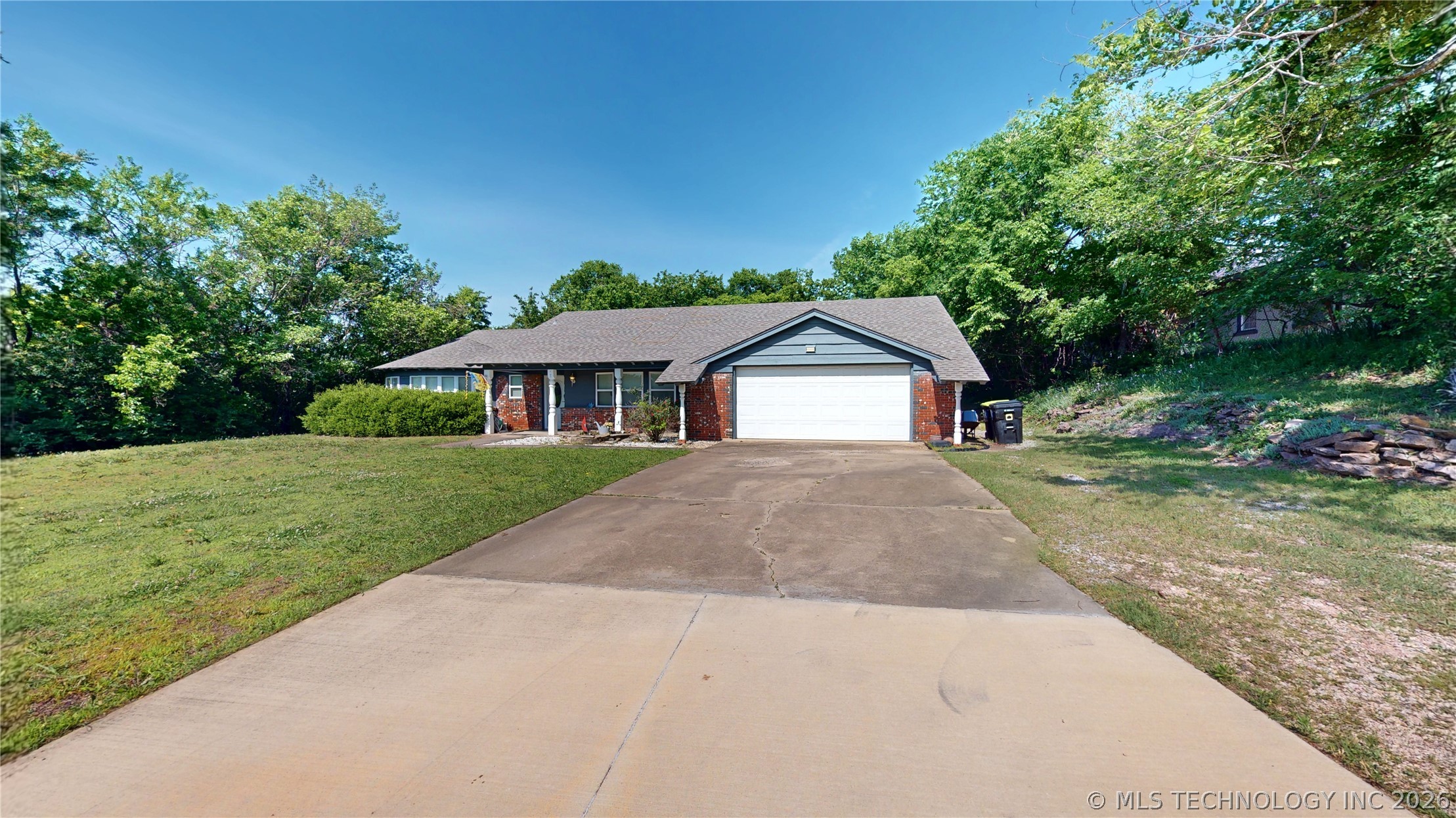 1005 S Broadway Property Photo 1