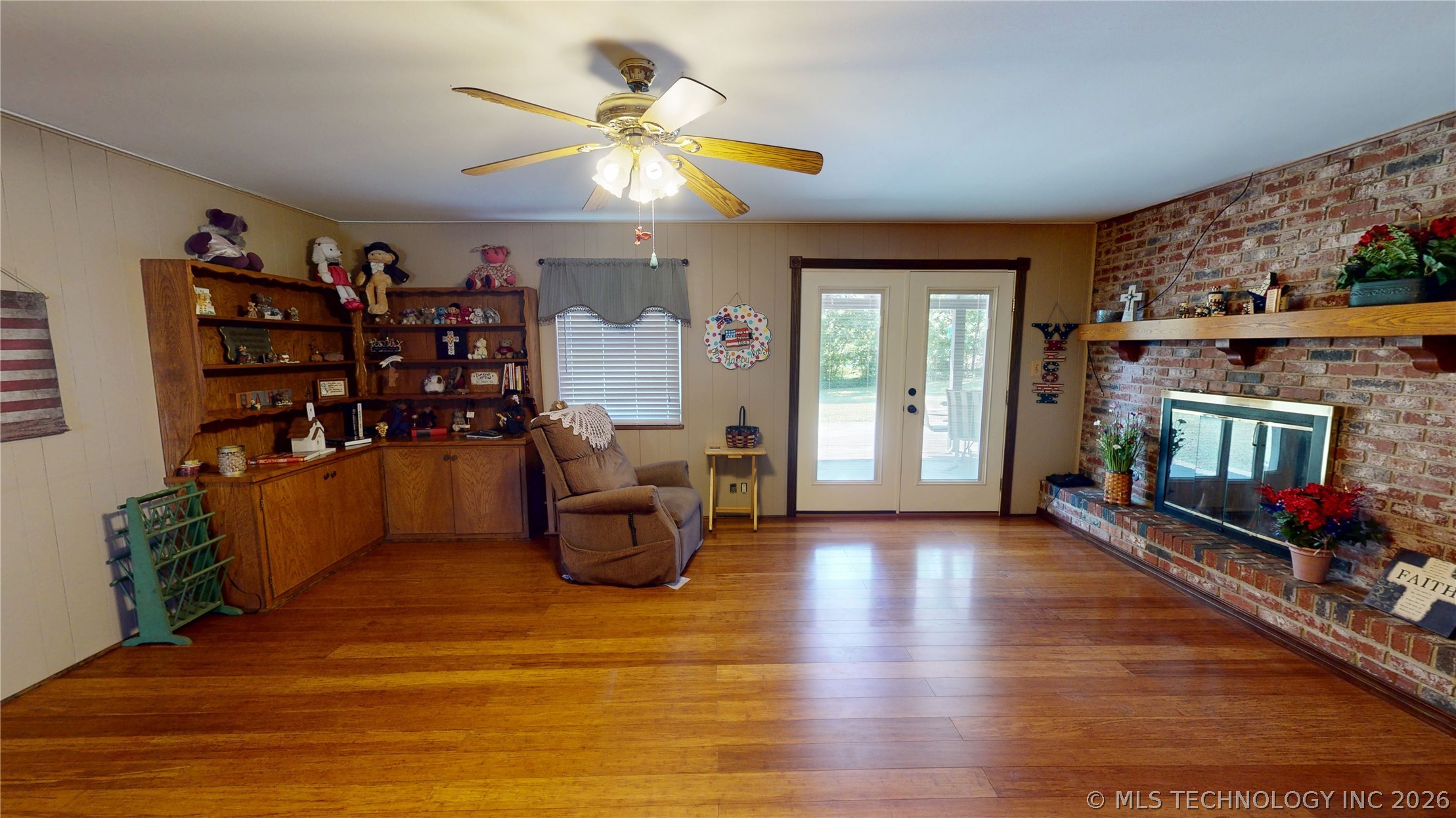 1005 S Broadway Property Photo 5
