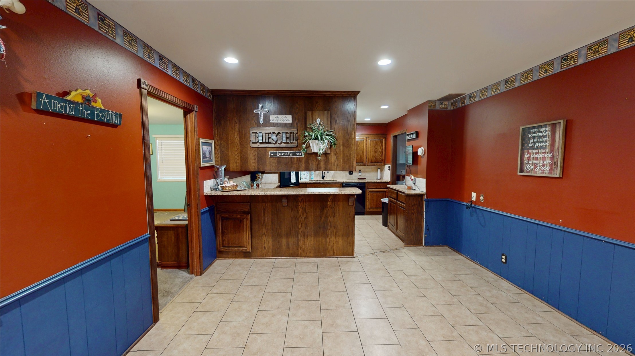 1005 S Broadway Property Photo 8