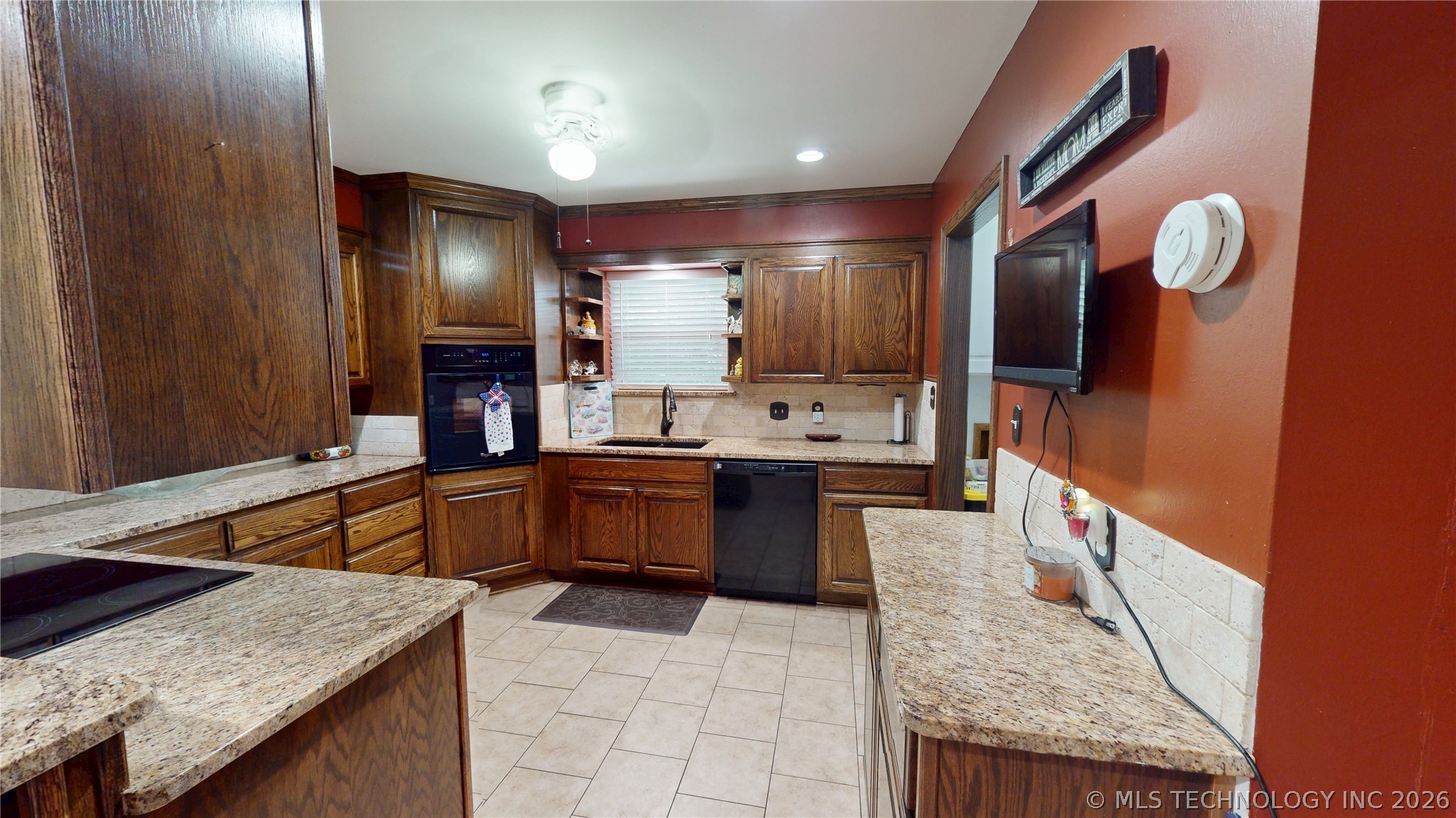 1005 S Broadway Property Photo 10