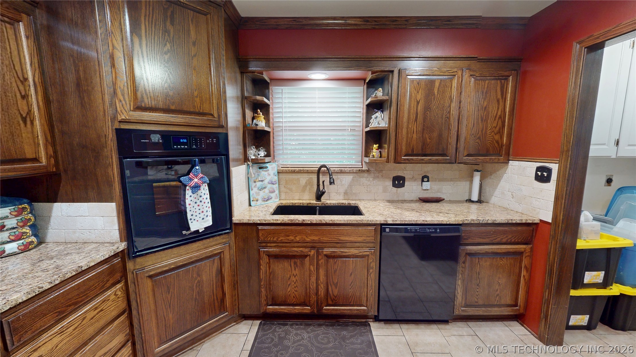 1005 S Broadway Property Photo 12