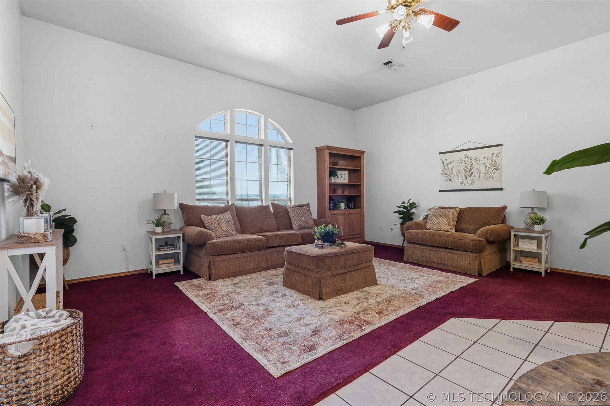 1922 S Plainview Property Photo 4