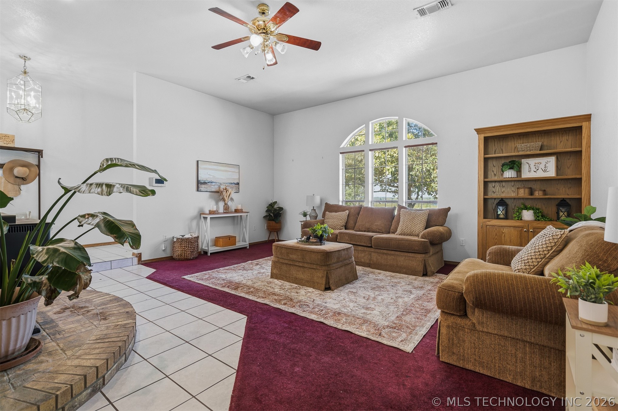 1922 S Plainview Property Photo 7
