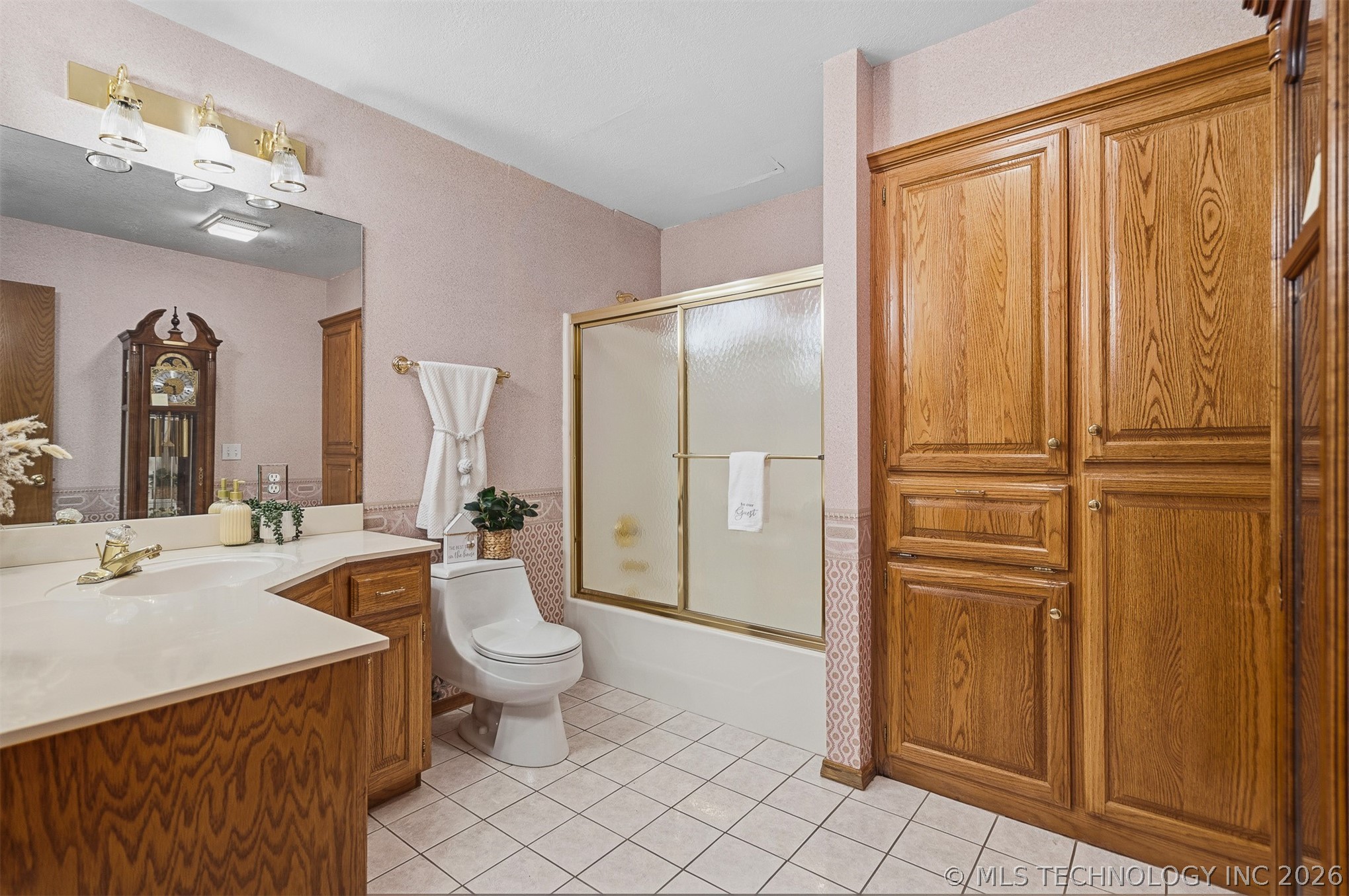 1922 S Plainview Property Photo 24