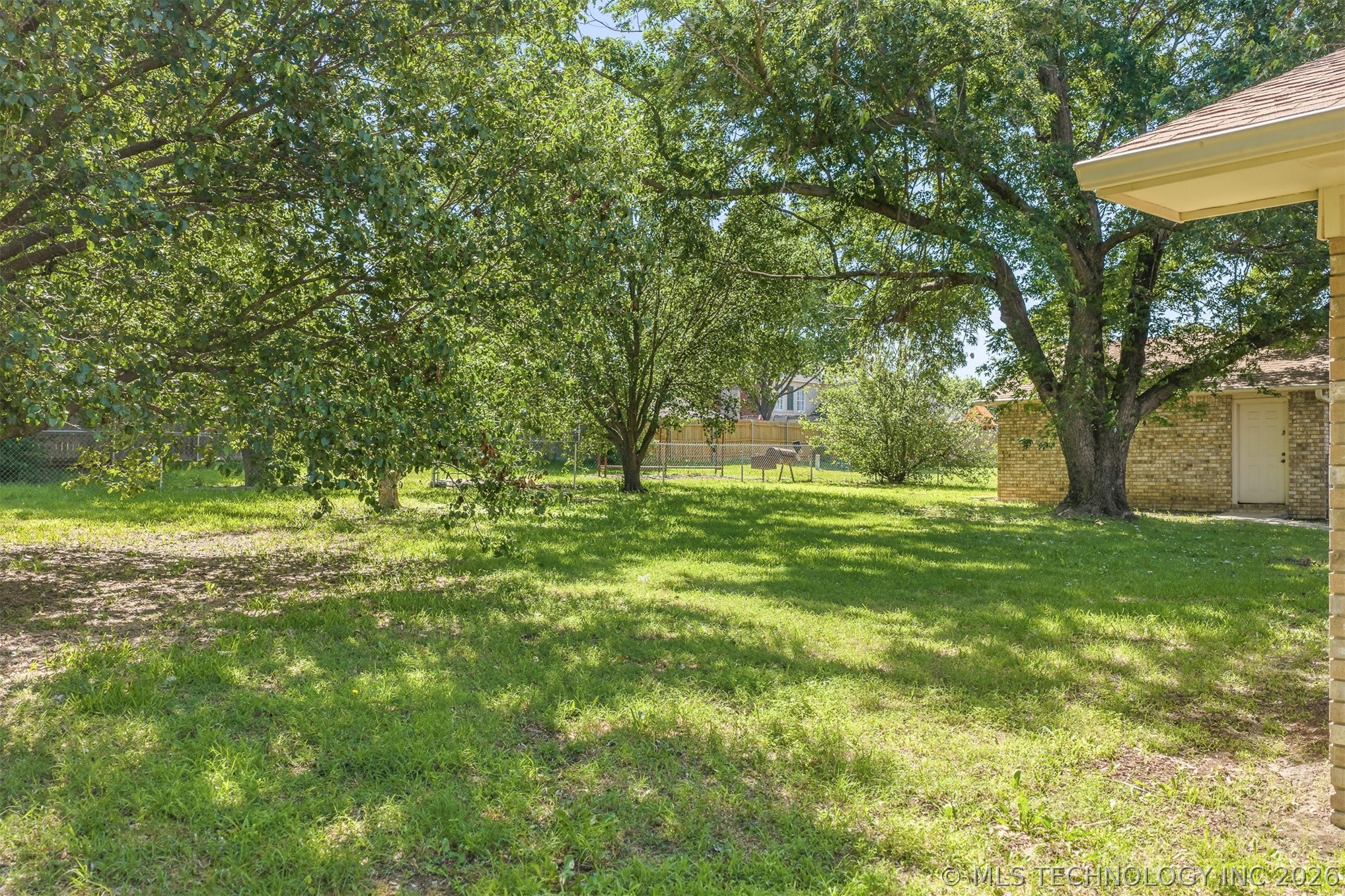 1922 S Plainview Property Photo 33