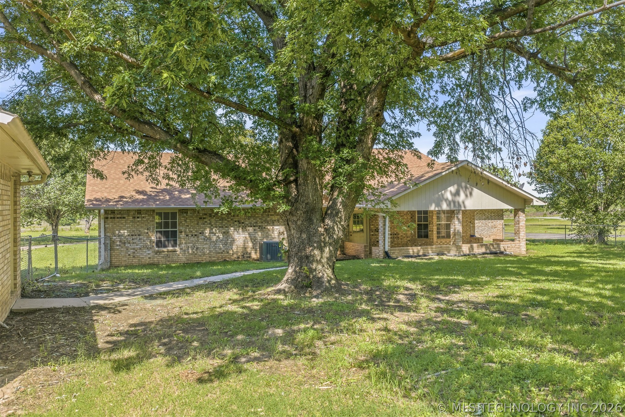 1922 S Plainview Property Photo 34