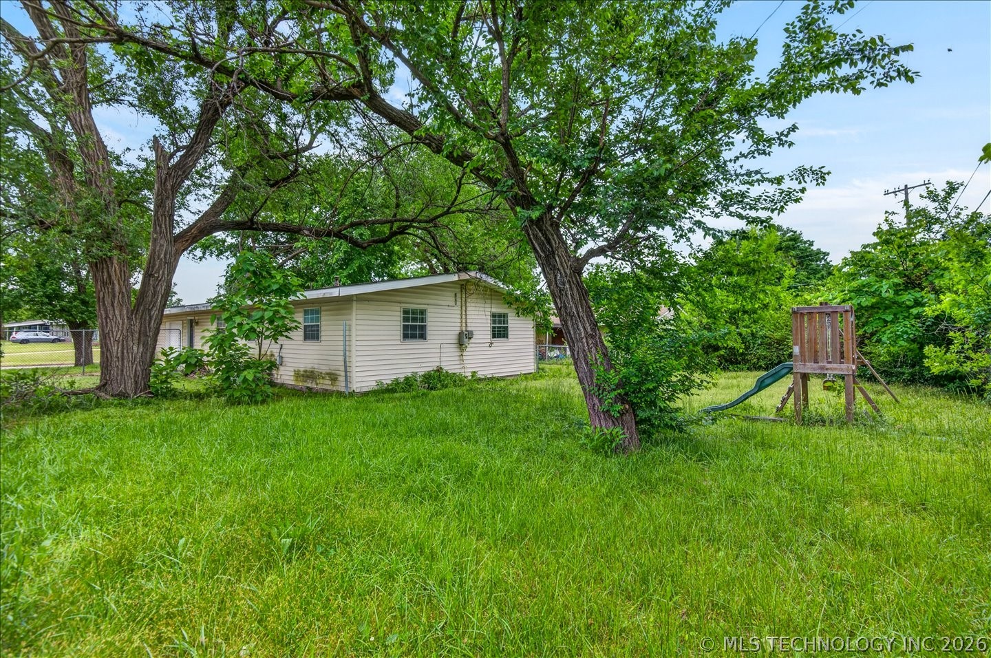 221 Spring Road Property Photo 3