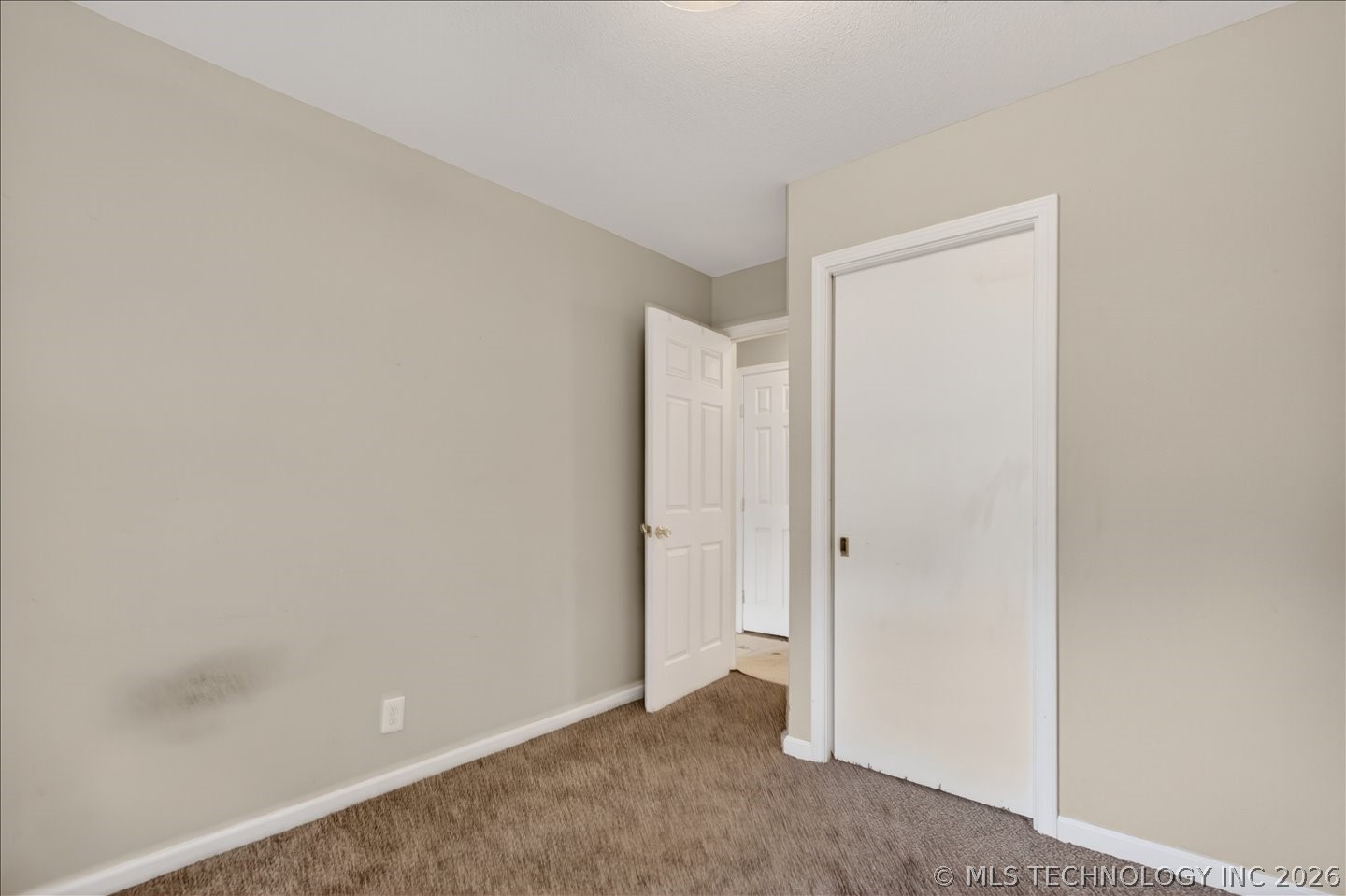 221 Spring Road Property Photo 14