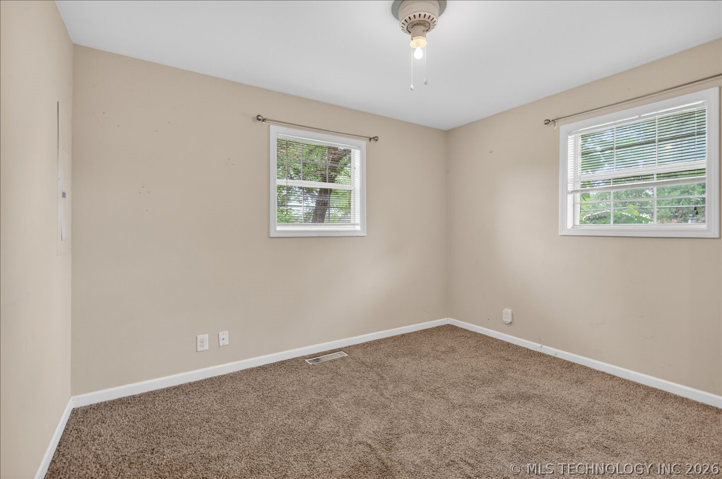 221 Spring Road Property Photo 17