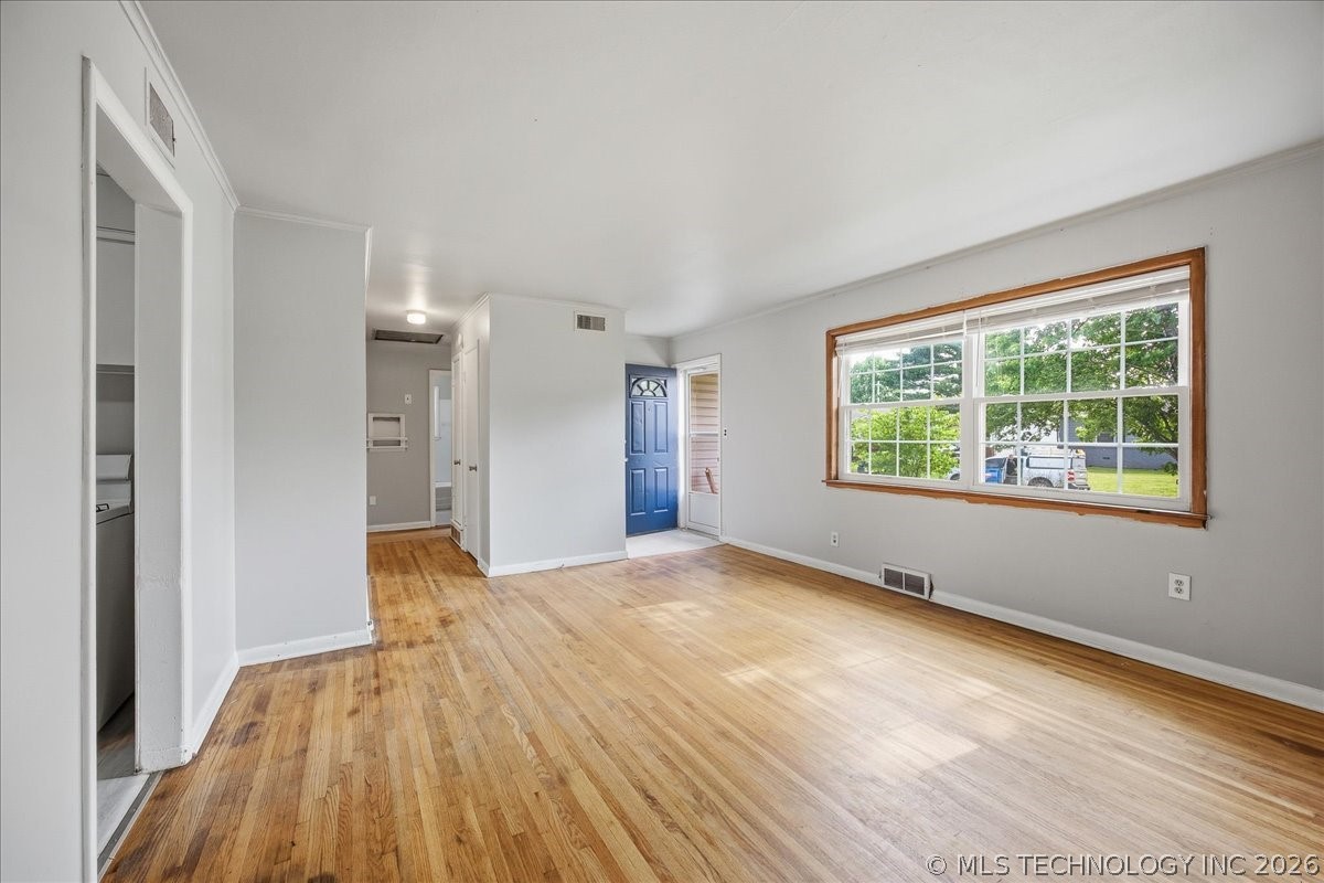 107 S 43rd West Avenue Property Photo 3