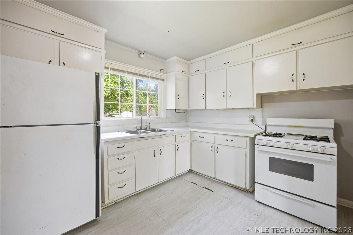 107 S 43rd West Avenue Property Photo 4
