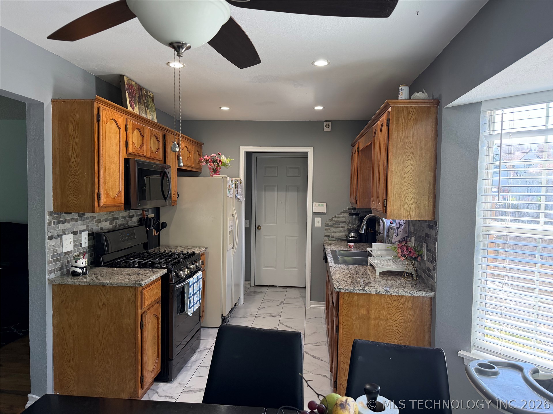 12179 E 35th Street Property Photo 2