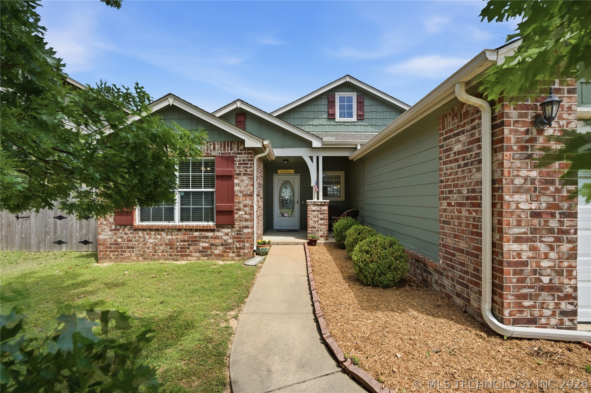 2124 E Concord Street Property Photo 1