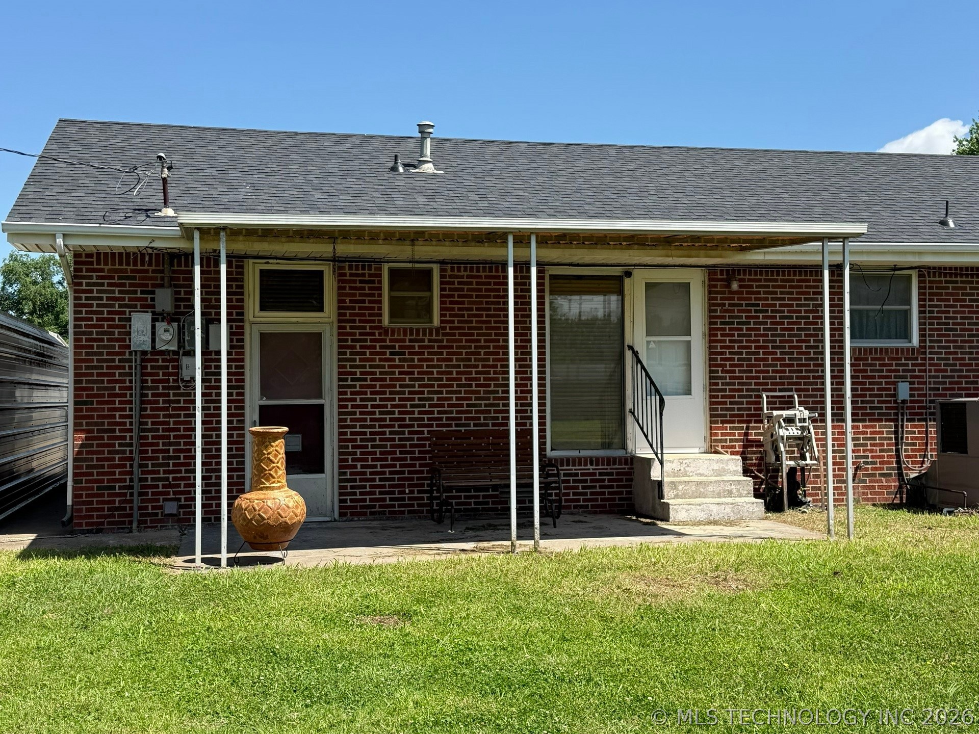 1445 E Oak Street Property Photo 14