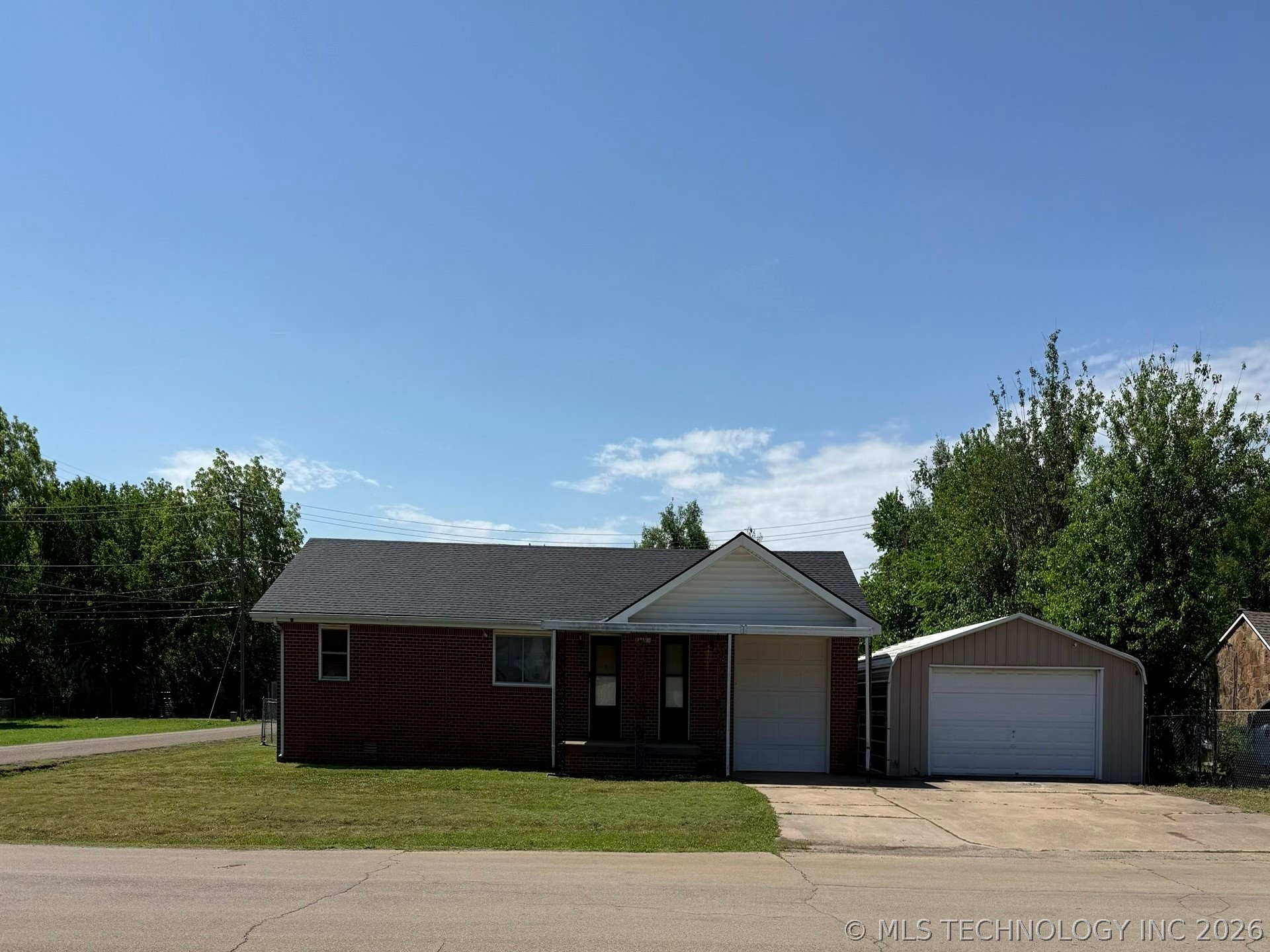 1445 E Oak Street Property Photo 15
