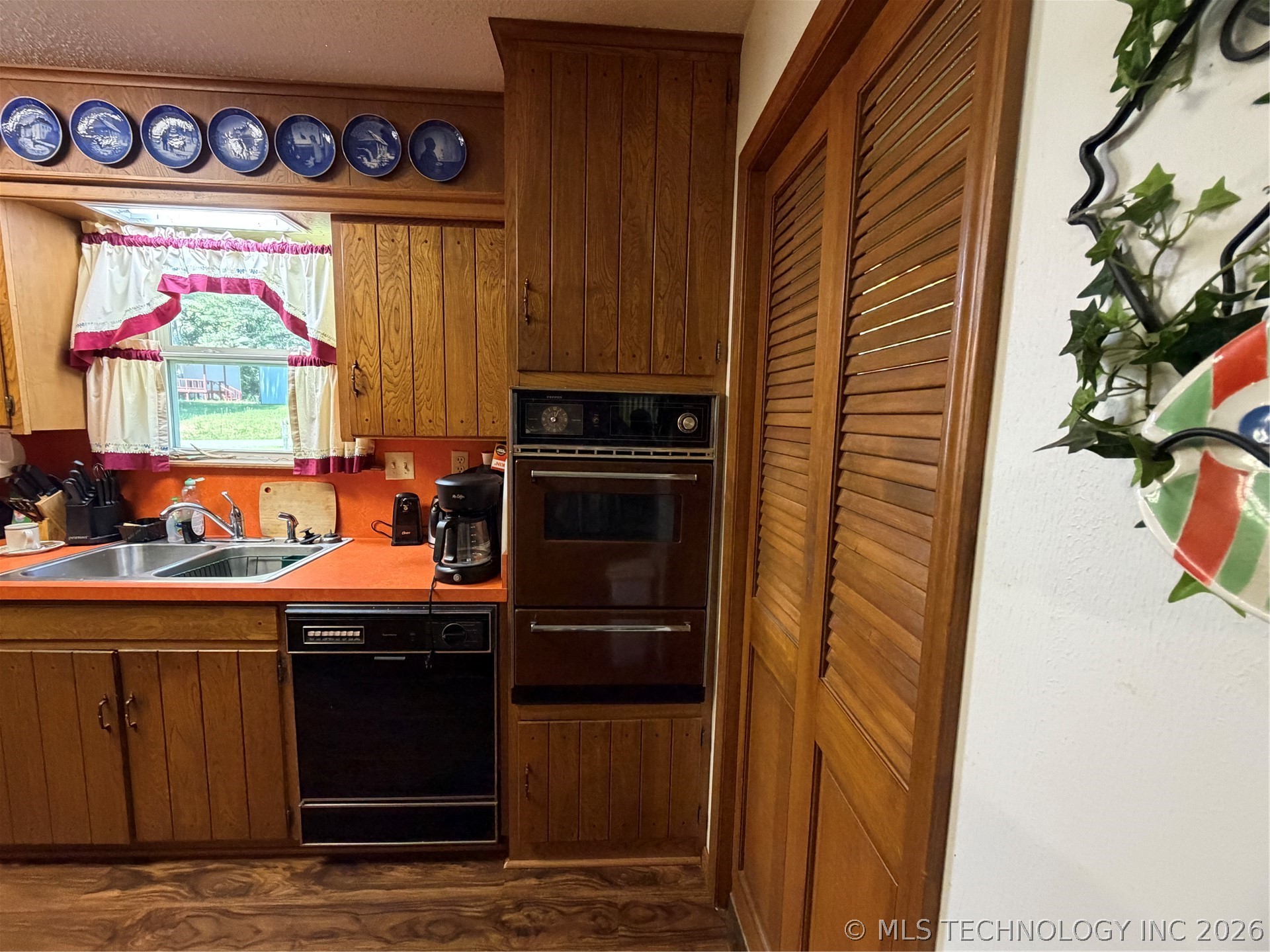 343 Timberline Drive Property Photo 32