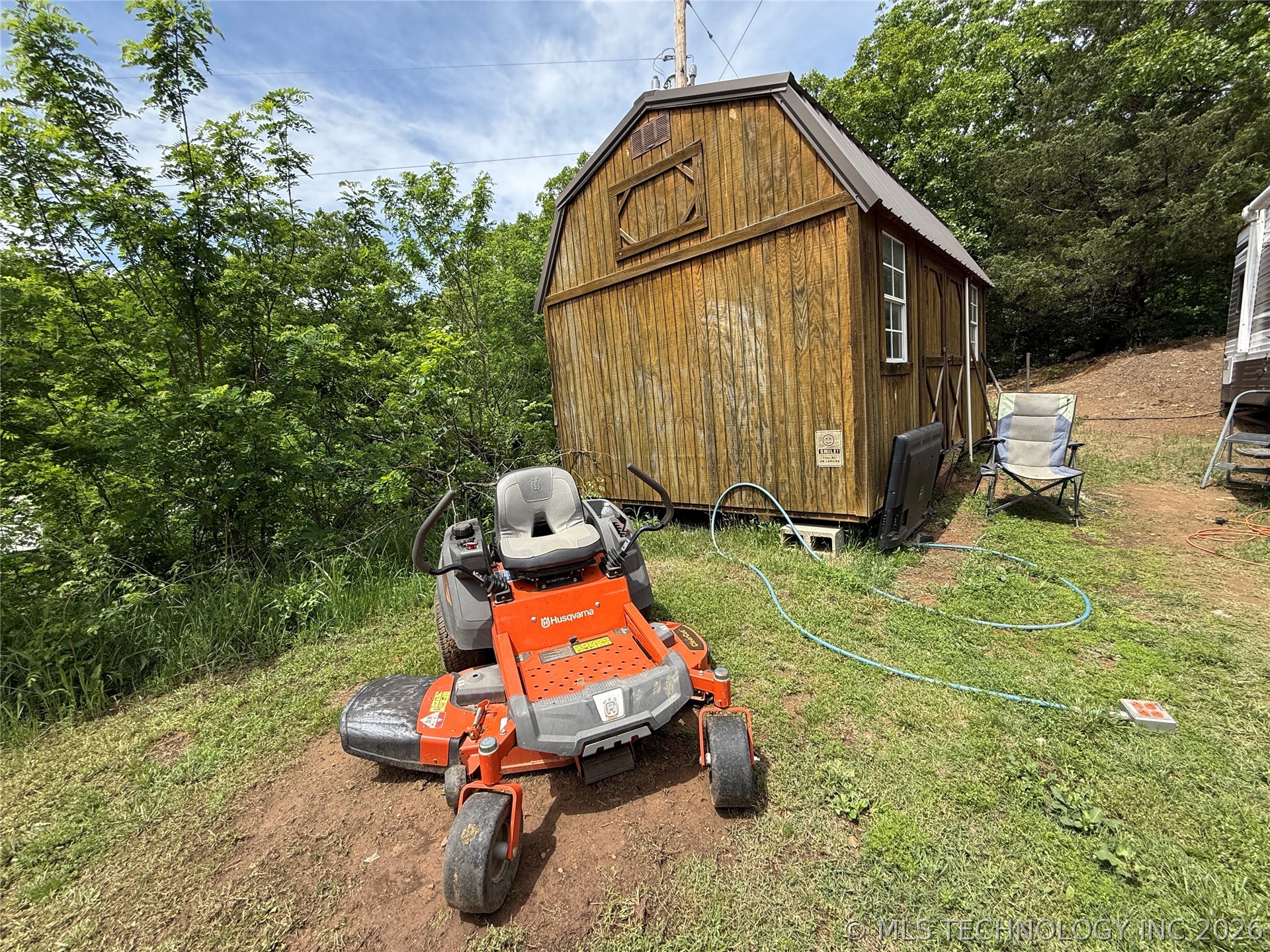 414023 E 1213 Road Property Photo 4