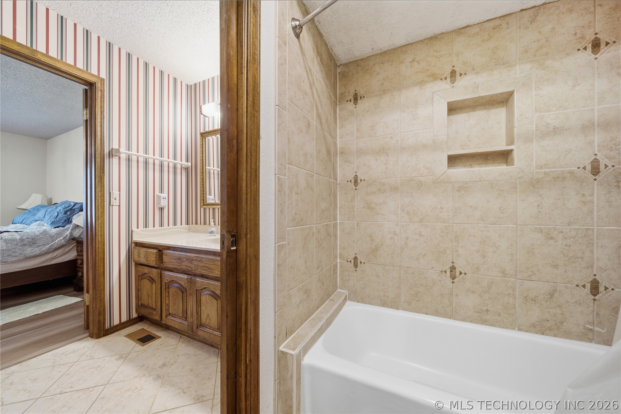 5717 E 97th Place S Property Photo 23