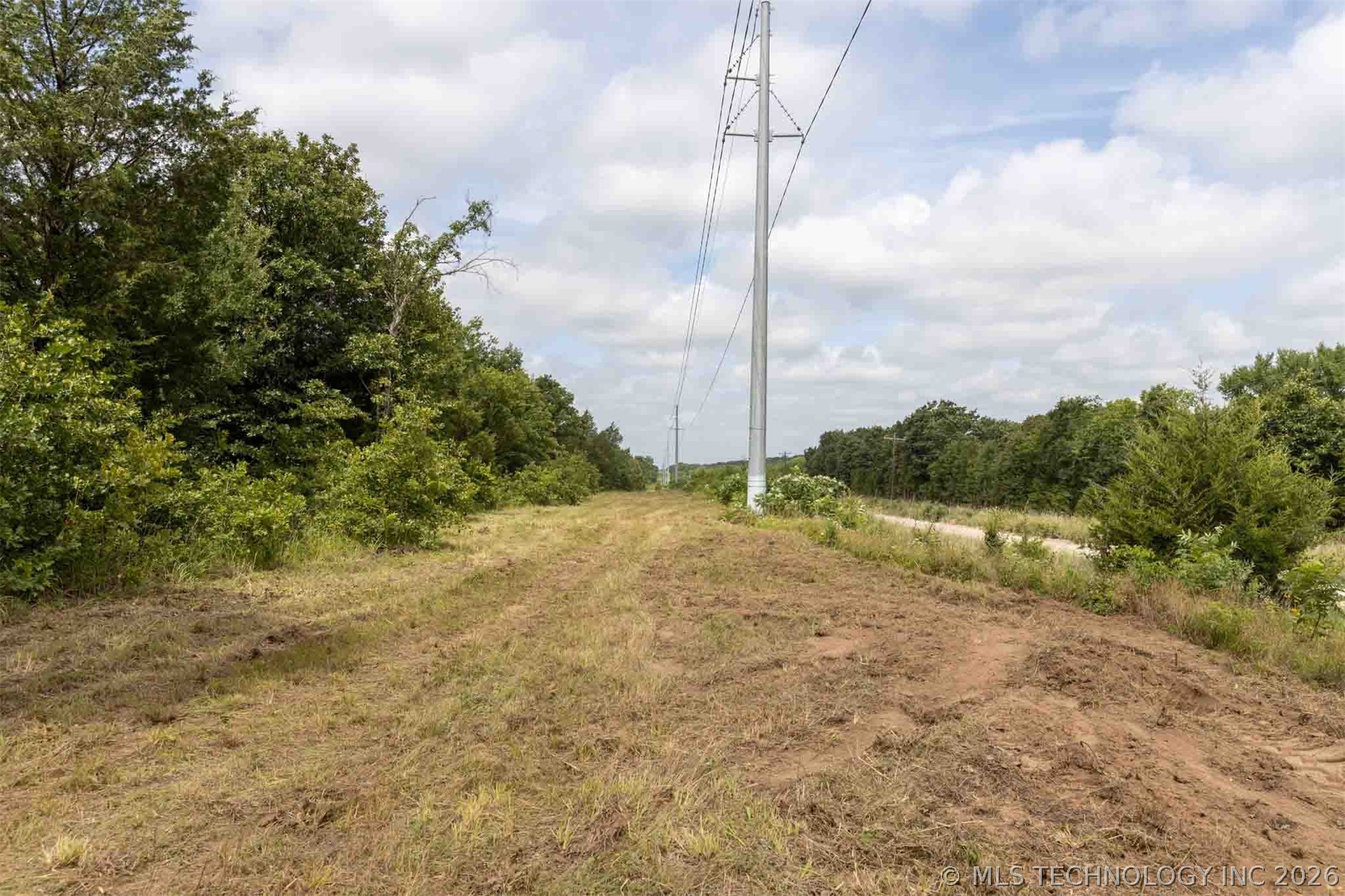 5 E 1180 Road Property Photo 6