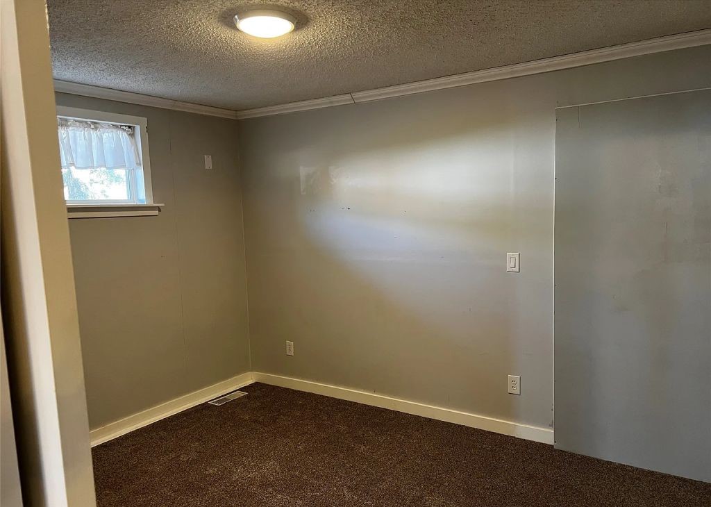 311 E A Street Property Photo 13