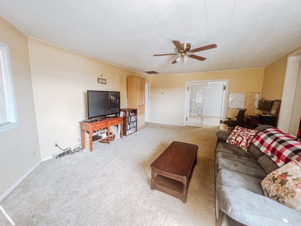 311 E A Street Property Photo 15