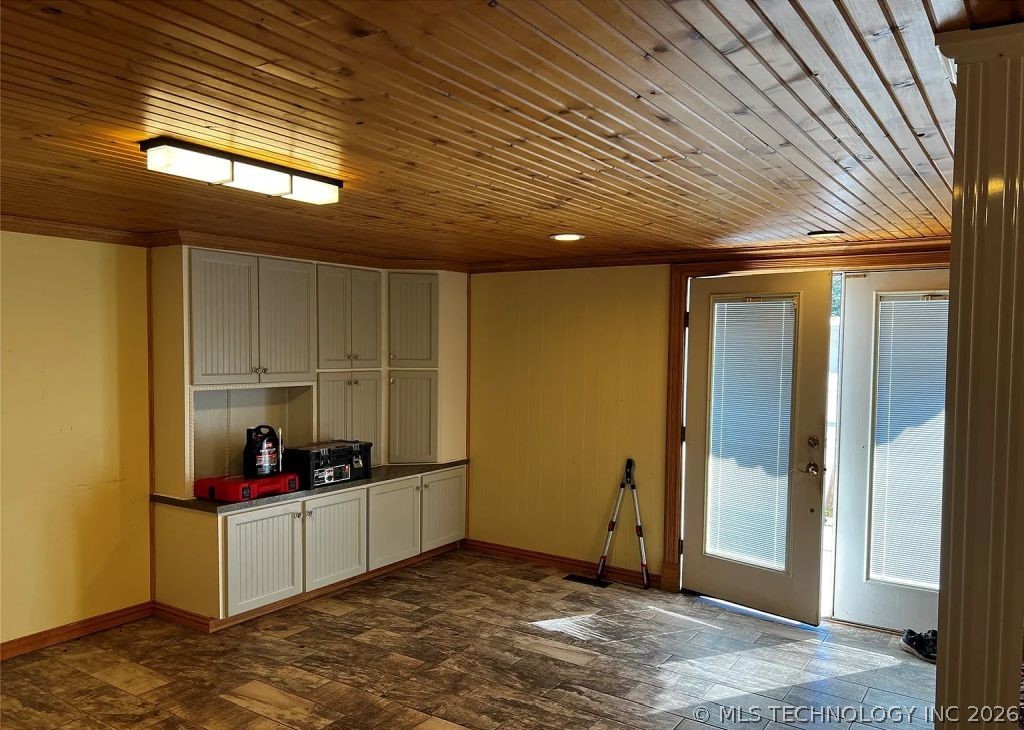 311 E A Street Property Photo 16