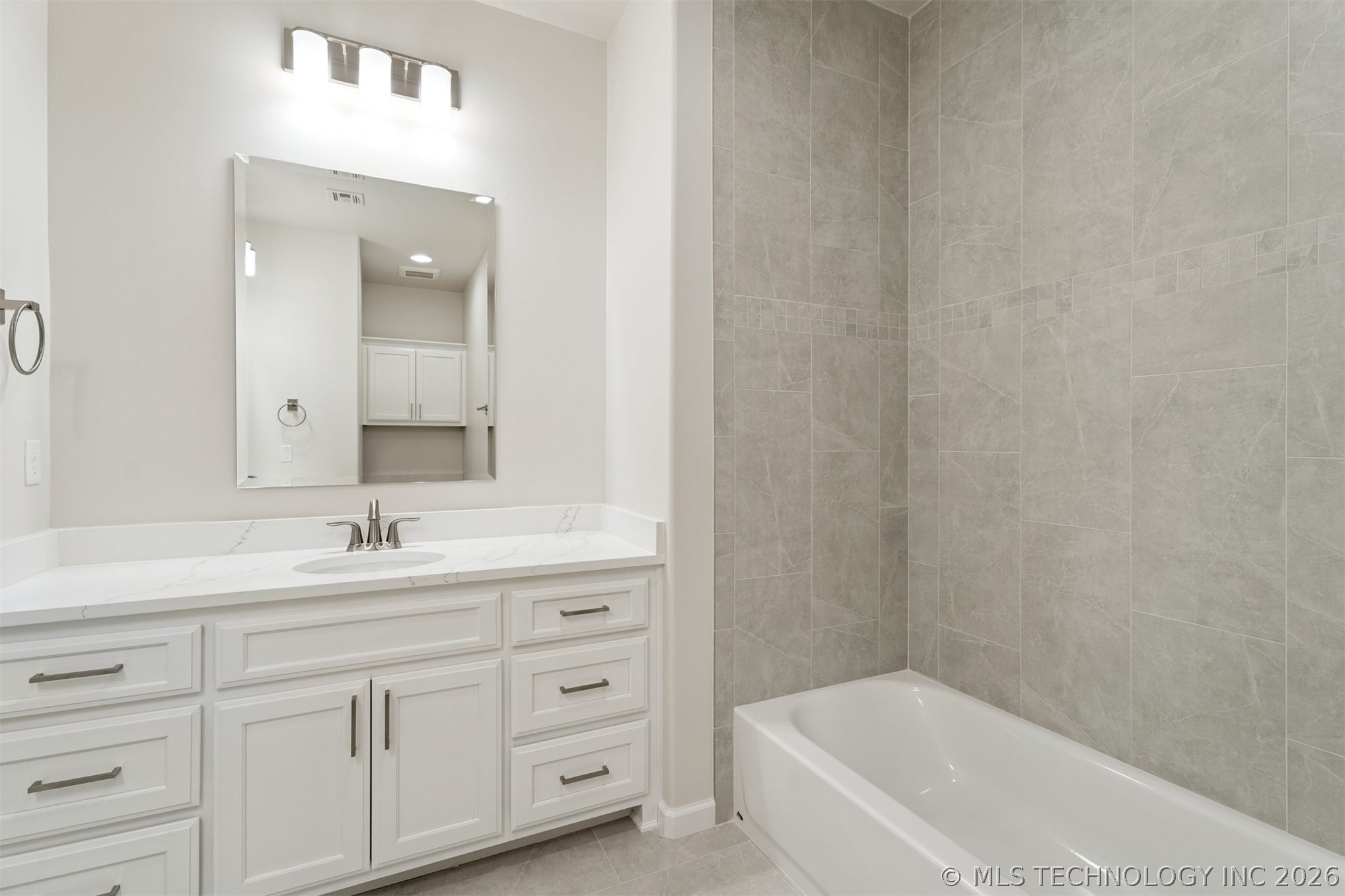 5502 E 175th Street S Property Photo 58