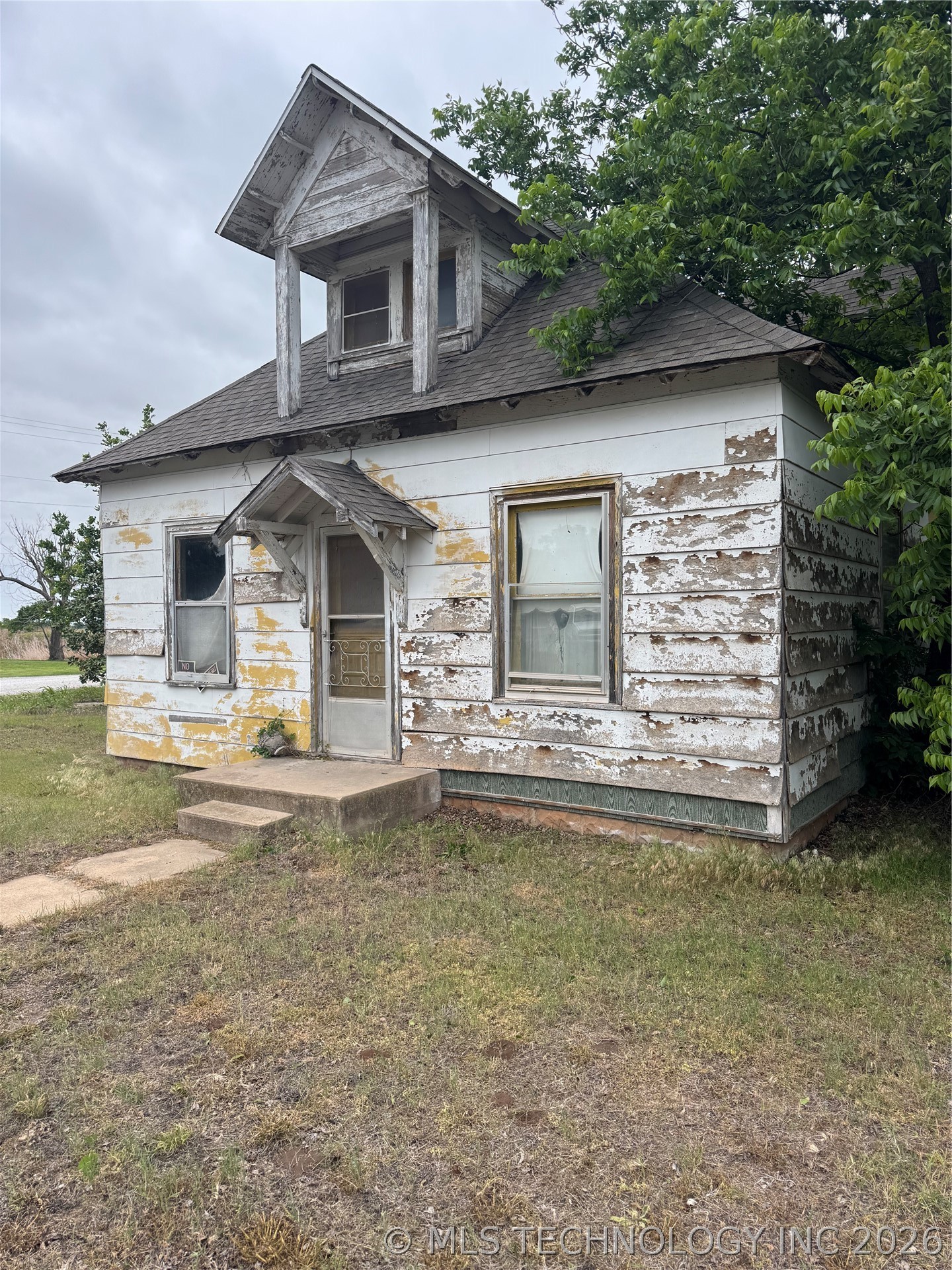 206 Comanche Street Property Photo 1