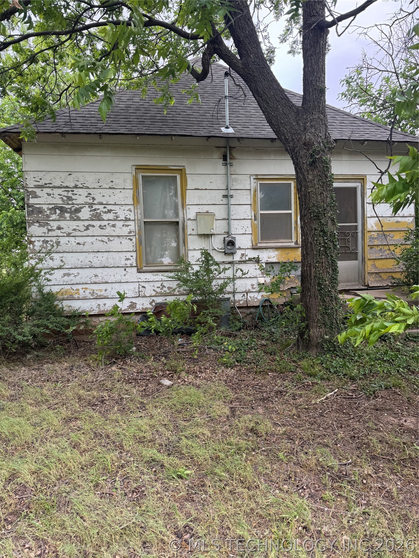 206 Comanche Street Property Photo 2
