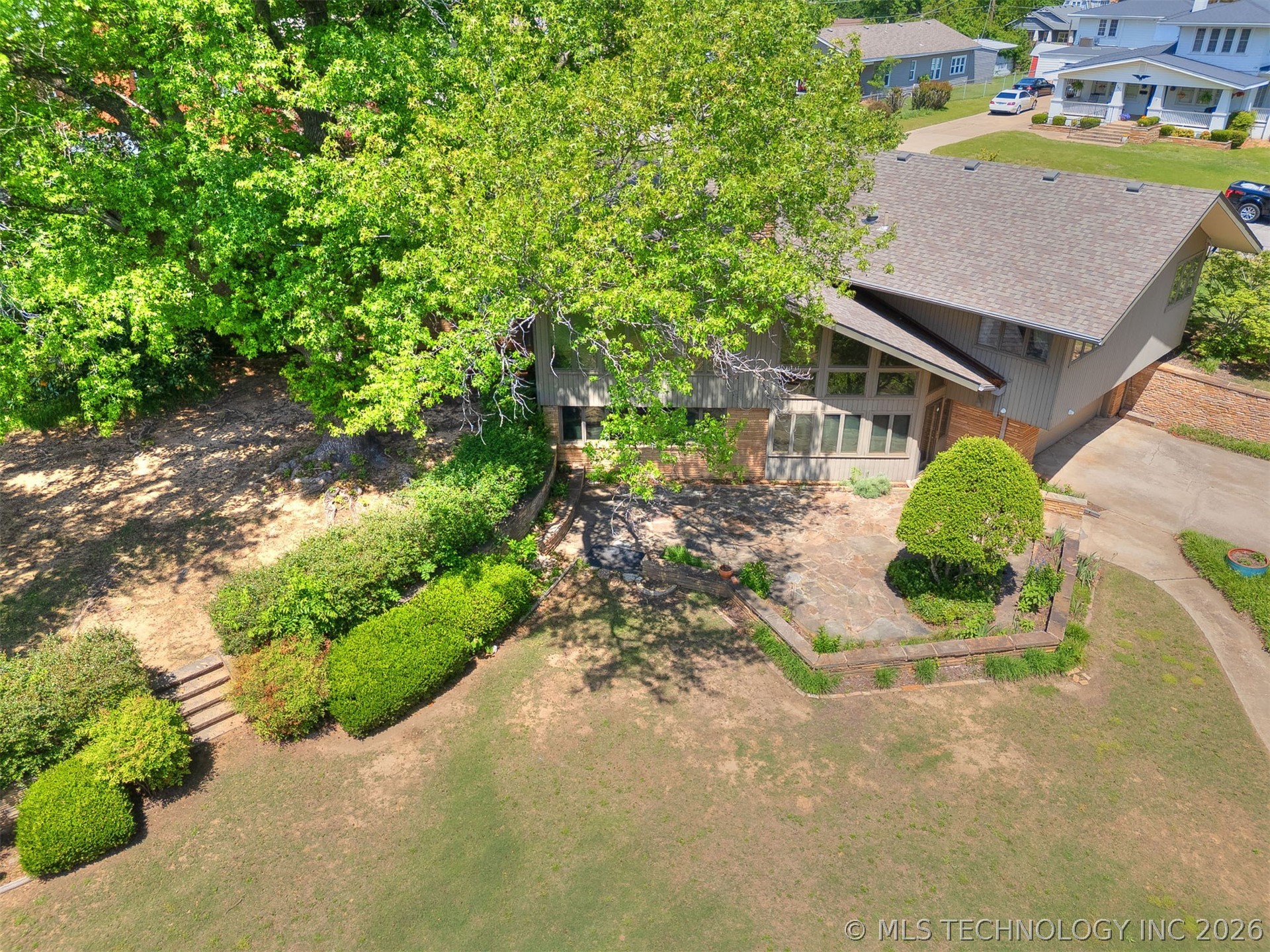 1420 E Fairview Avenue Property Photo 10
