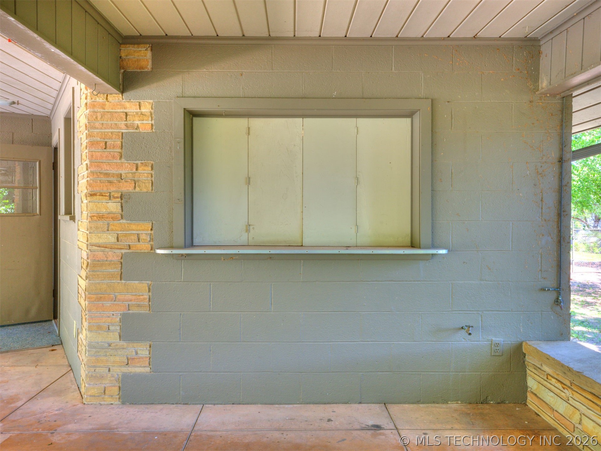1420 E Fairview Avenue Property Photo 22