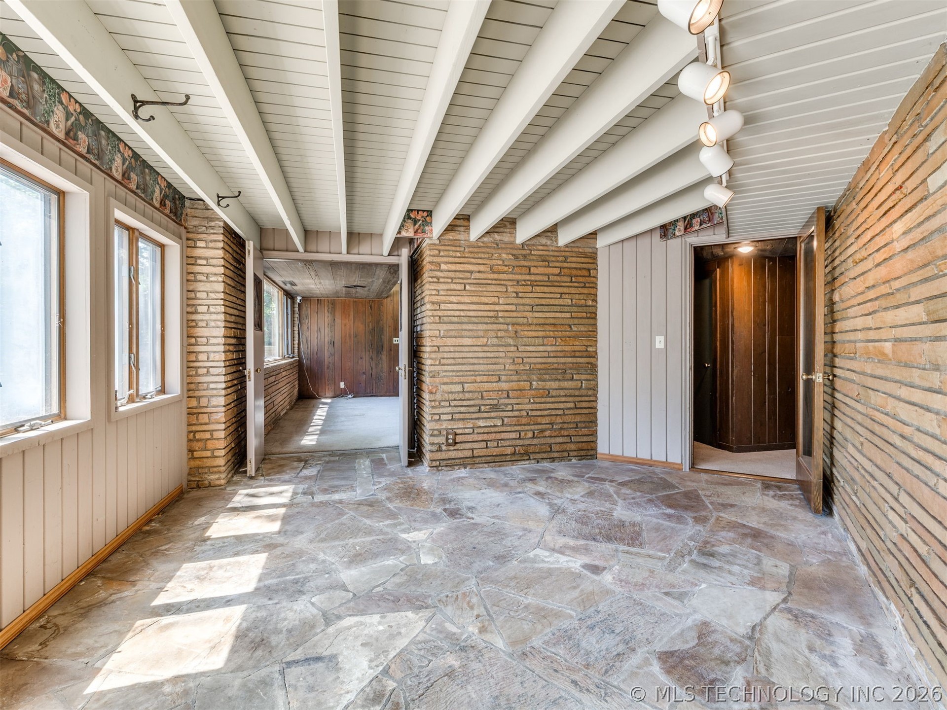 1420 E Fairview Avenue Property Photo 71