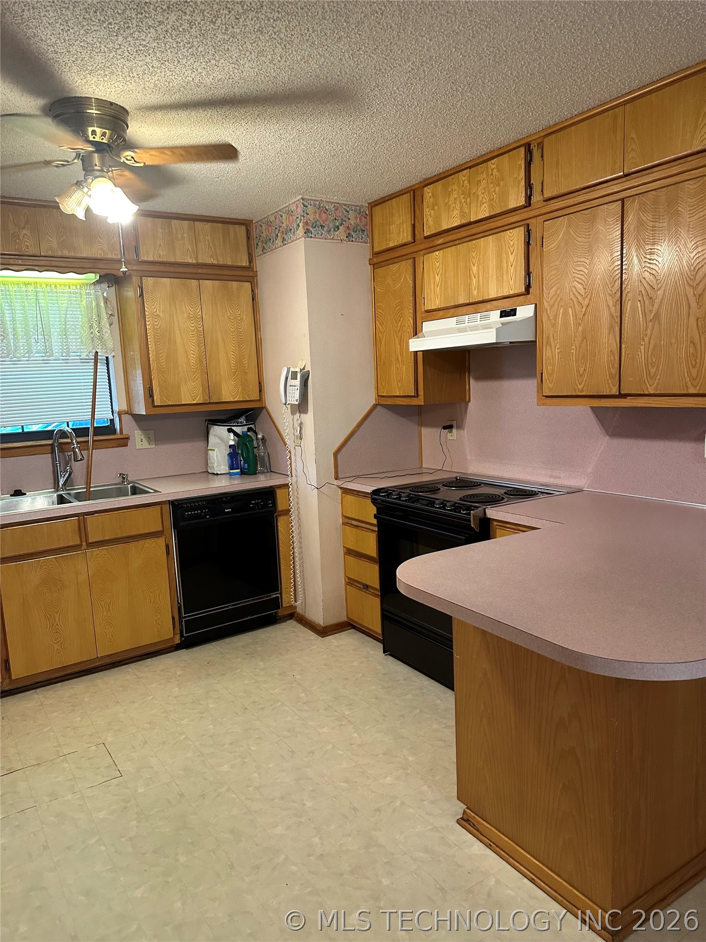 122 Shawna Property Photo 4