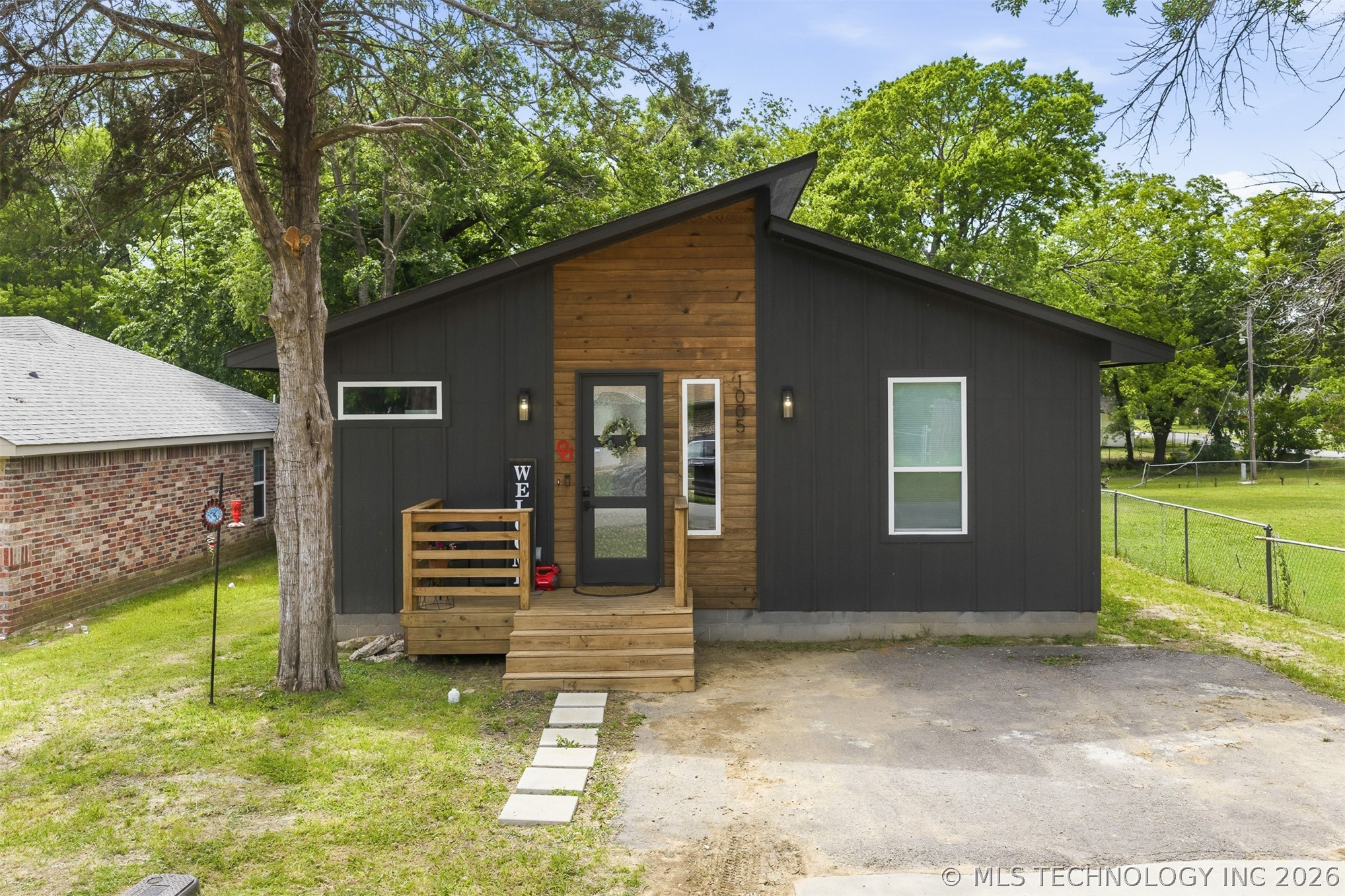 1005 F Street Sw Property Photo 1