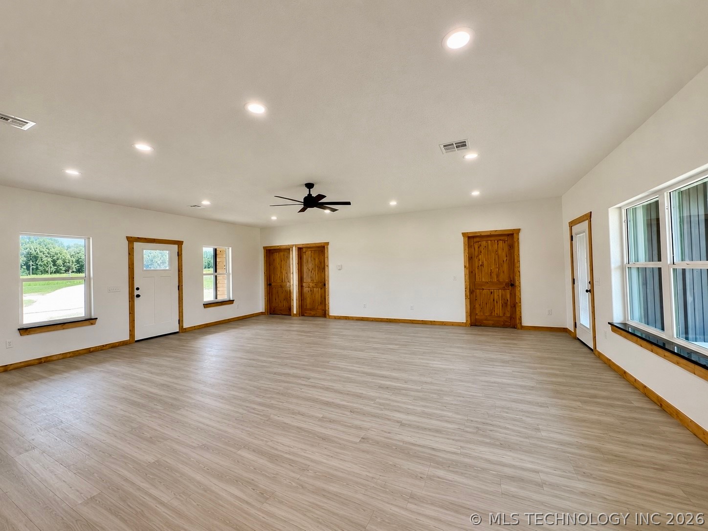 11792 Xander Lane Property Photo 3