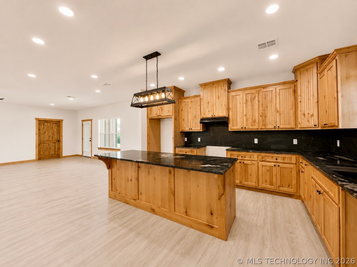 11792 Xander Lane Property Photo 6