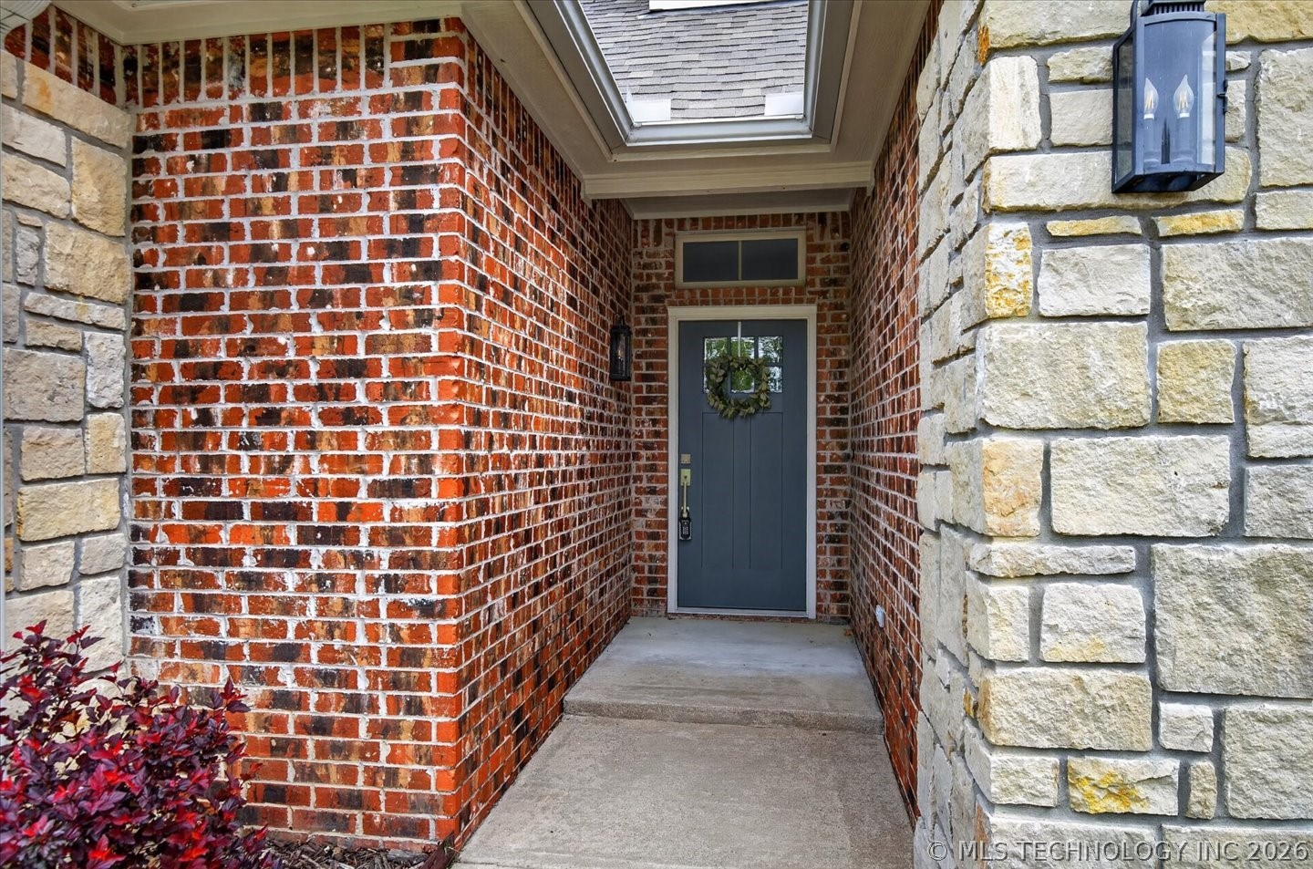 3224 Boardwalk Court Property Photo 4