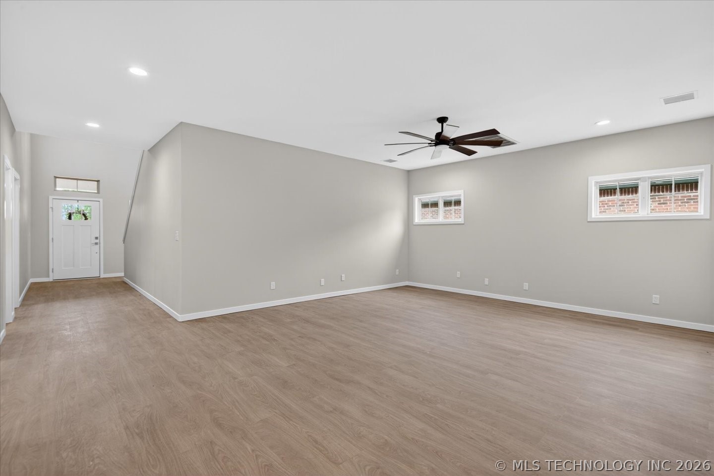 3224 Boardwalk Court Property Photo 8