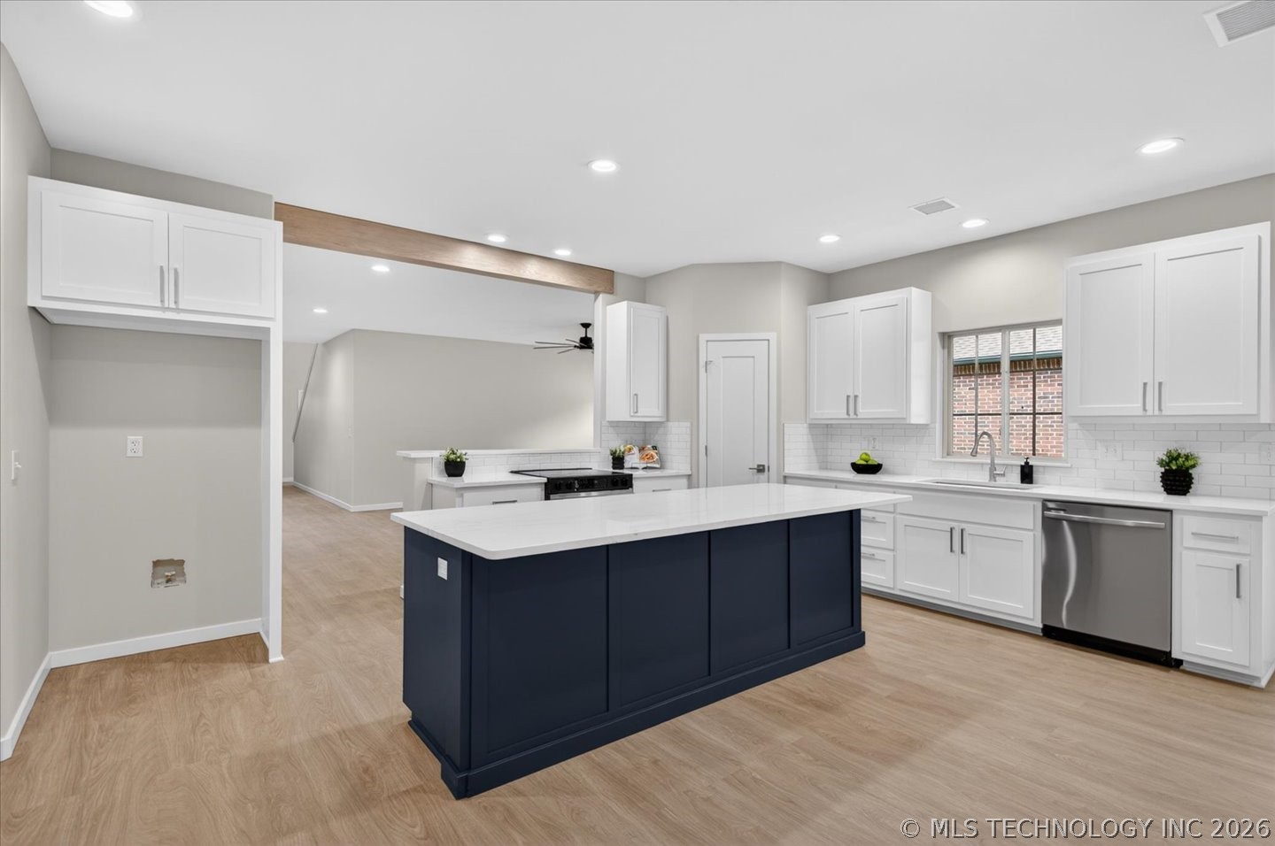 3224 Boardwalk Court Property Photo 11