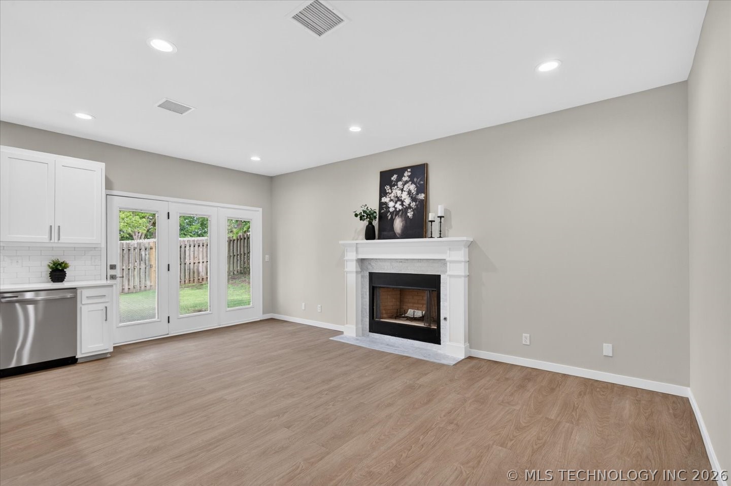 3224 Boardwalk Court Property Photo 12