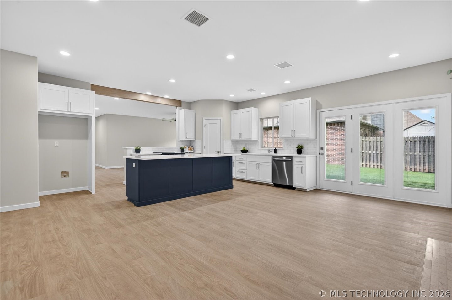 3224 Boardwalk Court Property Photo 13