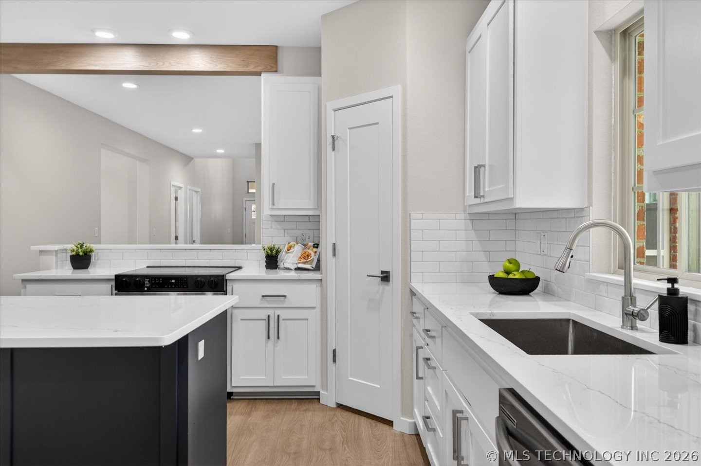 3224 Boardwalk Court Property Photo 15